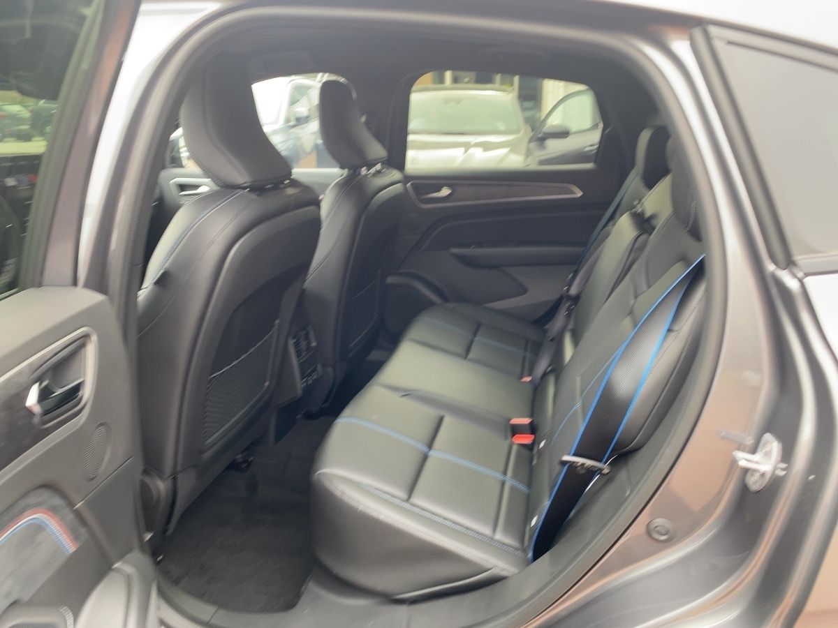 Renault Arkana 1.6 E-TECH 145 Esprit Alpine - Samsaru's Car Outlet