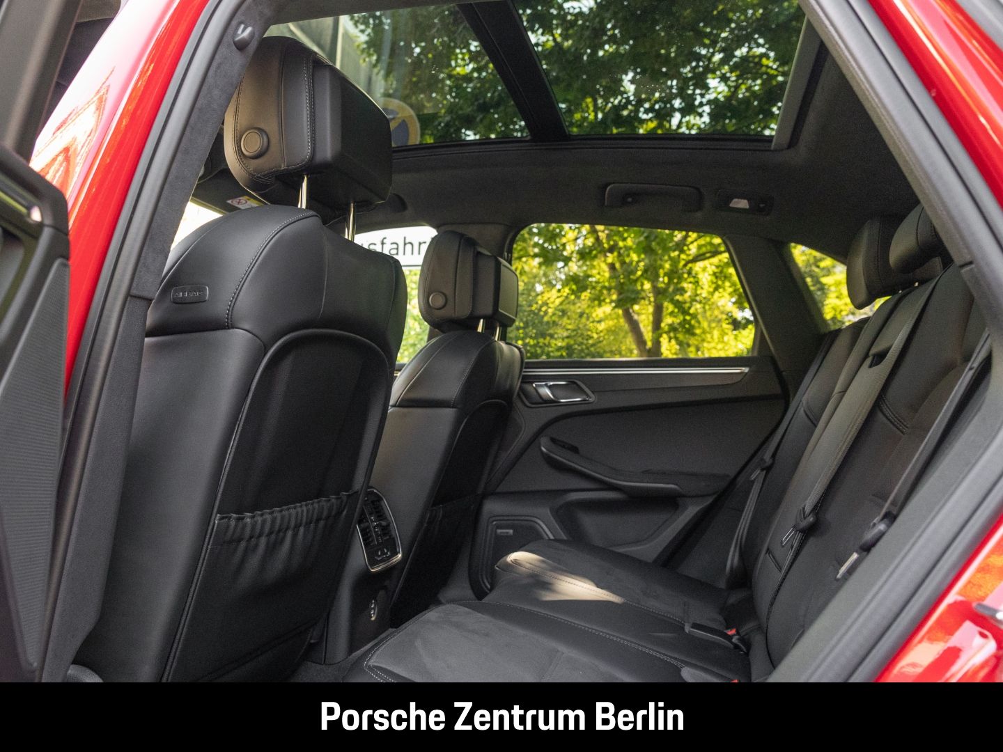 Porsche Macan GTS Karminrot Sportabgasanlage Panorama