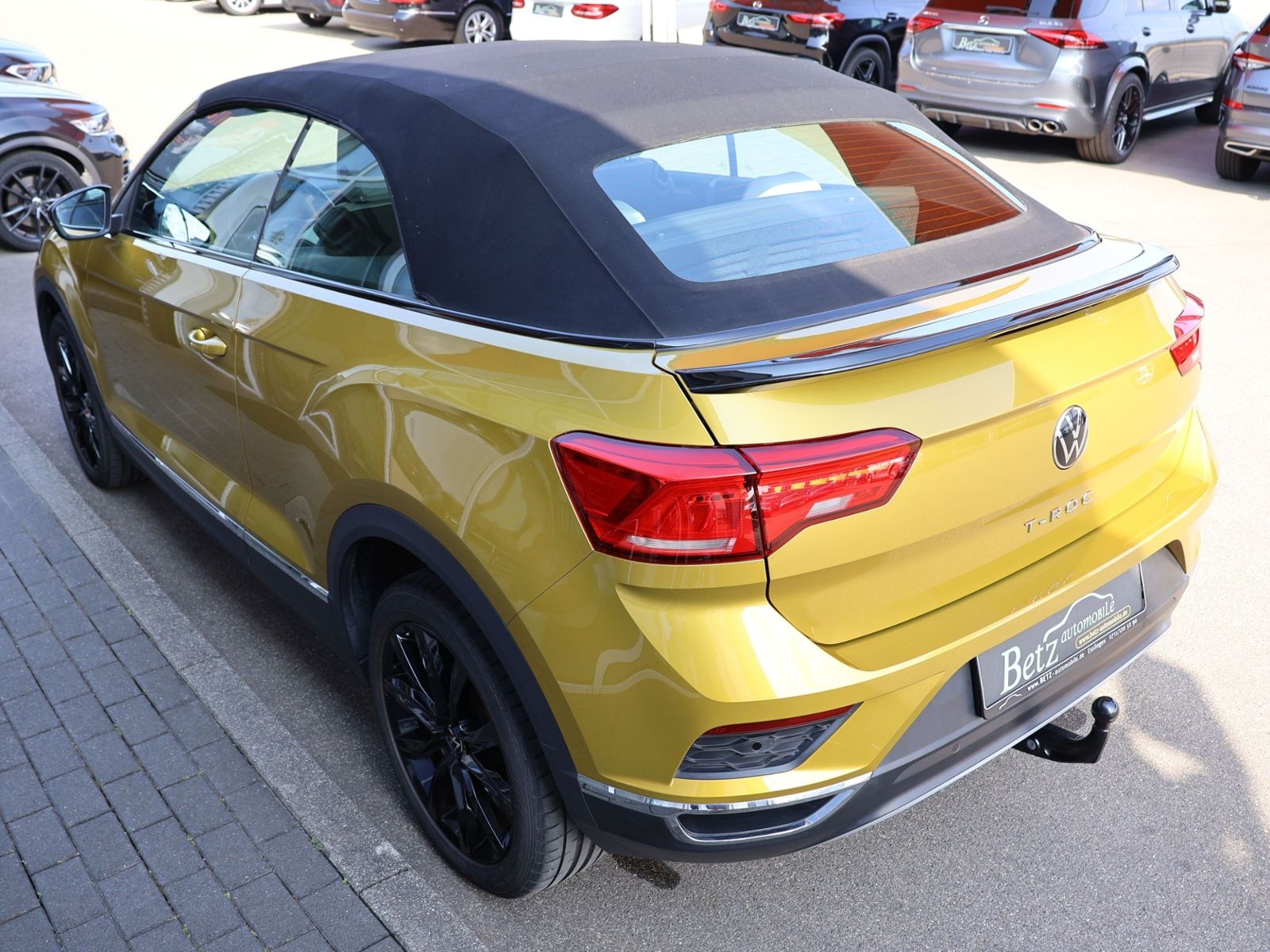 Volkswagen T-Roc Style - Samsaru's Car Outlet