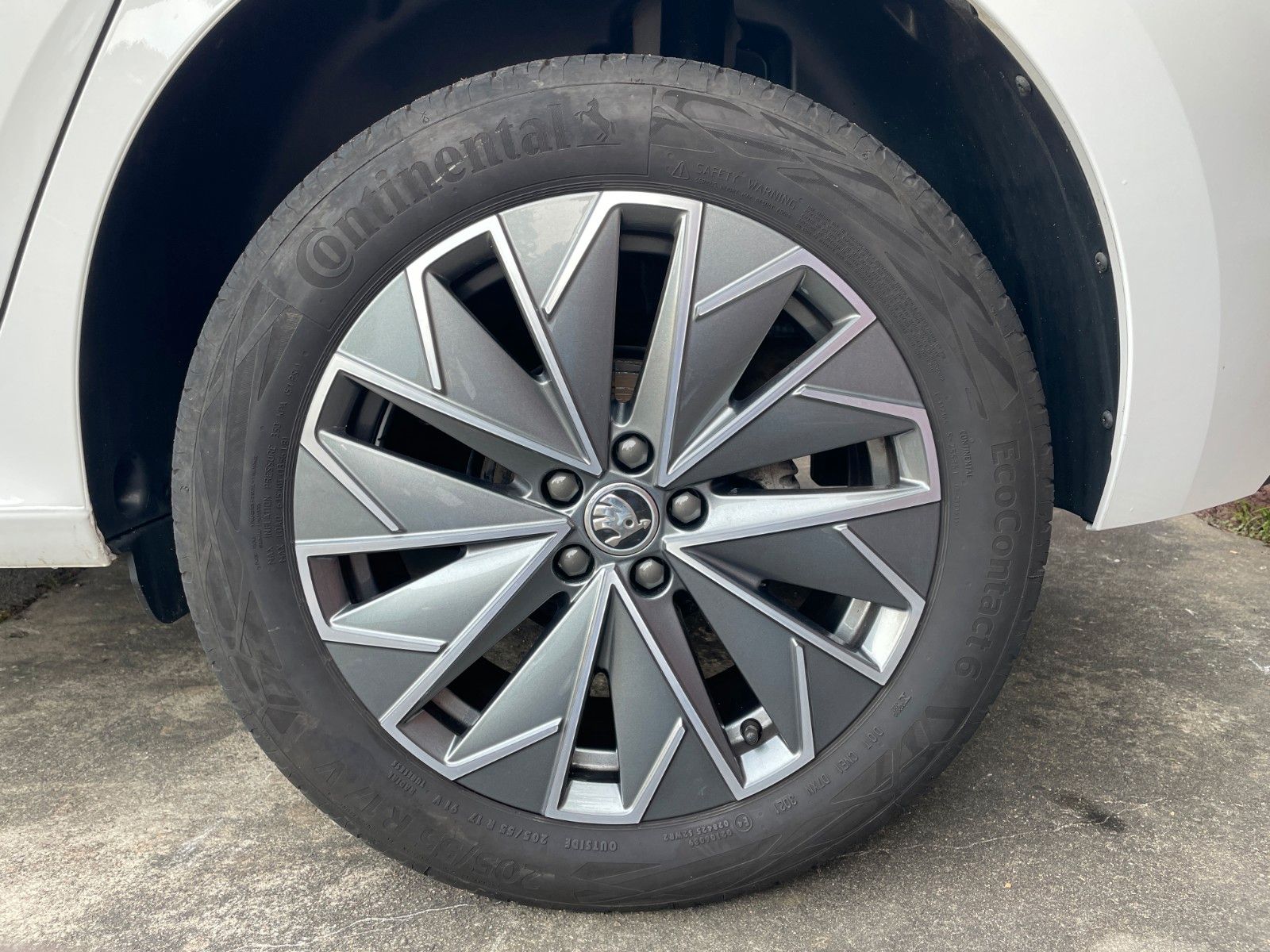 Skoda Kamiq Tour 1.0 TSI - Samsaru's Car Outlet
