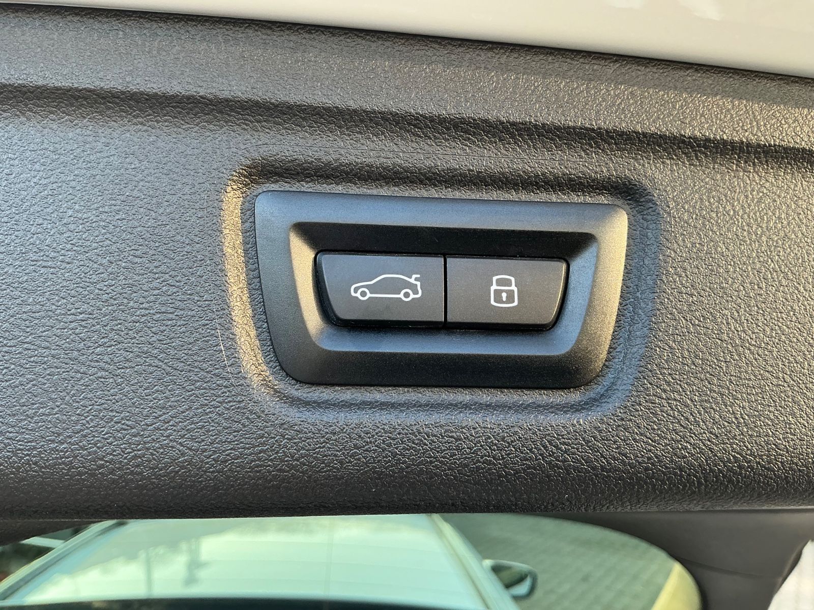 BMW 320 Touring i M Sport - Samsaru's Car Outlet