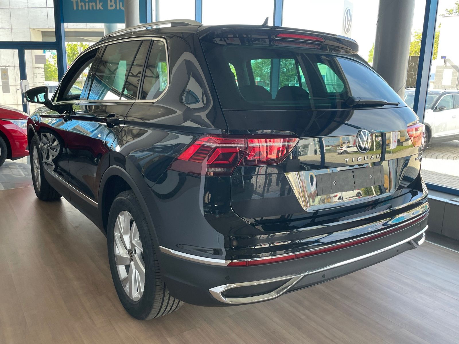 Volkswagen Tiguan  eHybrid TSI DSG Elegance AHK Matrix Pano