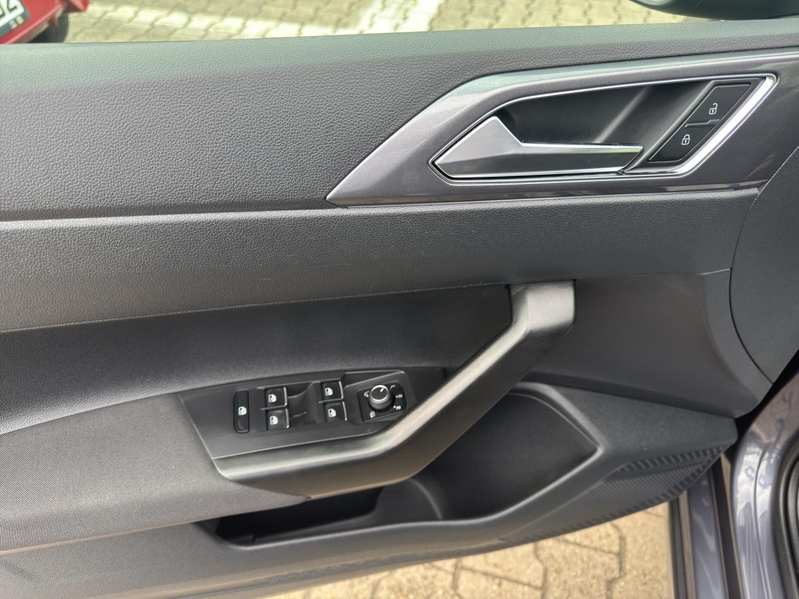 Volkswagen Taigo 1.0 TSI Style - Samsaru's Car Outlet