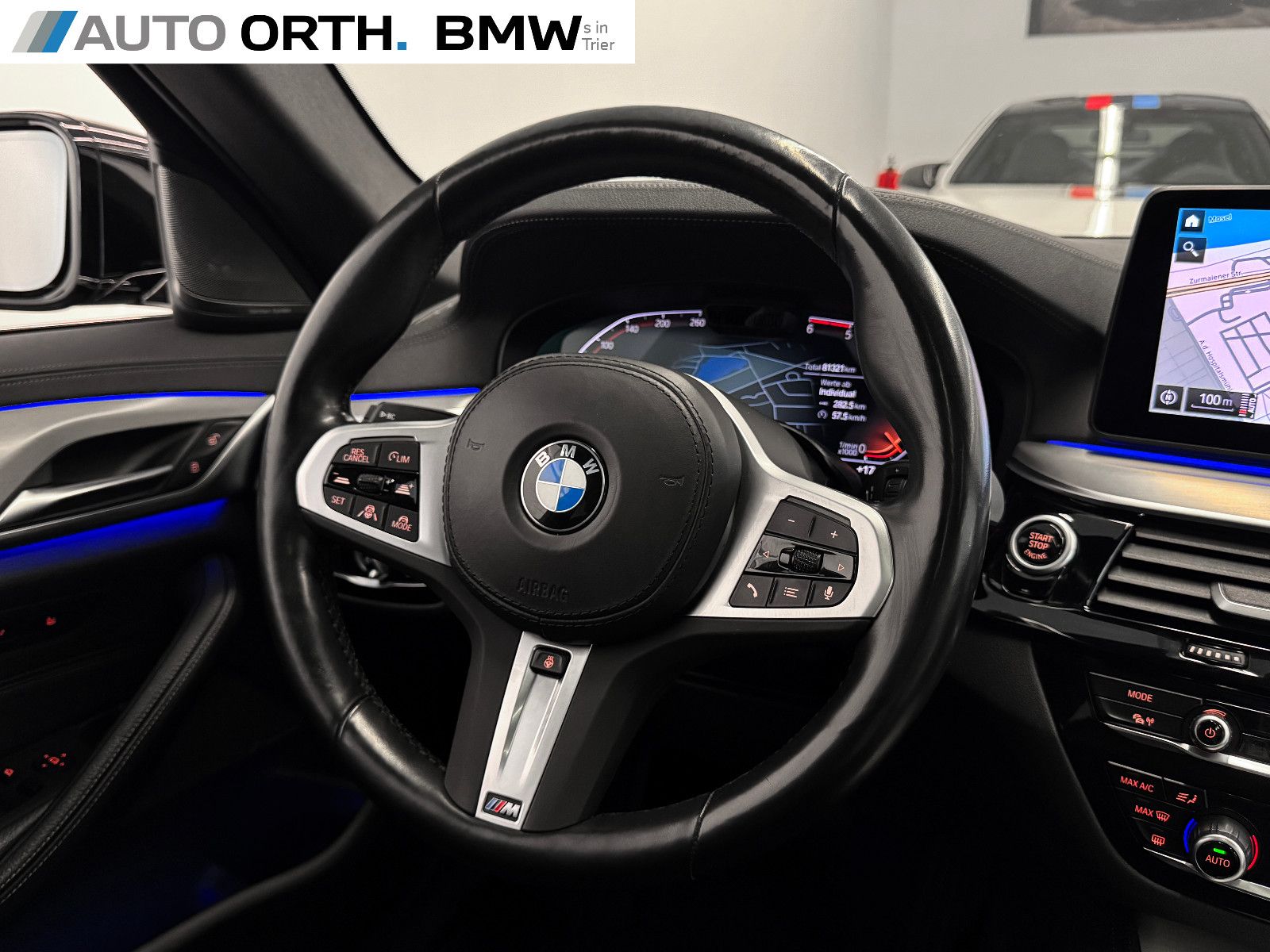 BMW 530d xDrive Touring PANO ST-HZG MASSAGE SITZLÜFT
