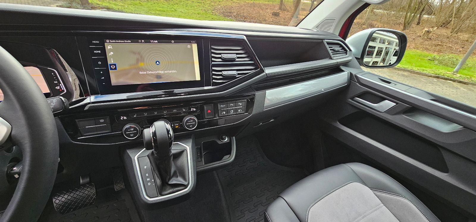 Volkswagen T6.1 Multivan Highline 2.0 TDI 204 PS 4MO DSG - Samsaru's Car Outlet