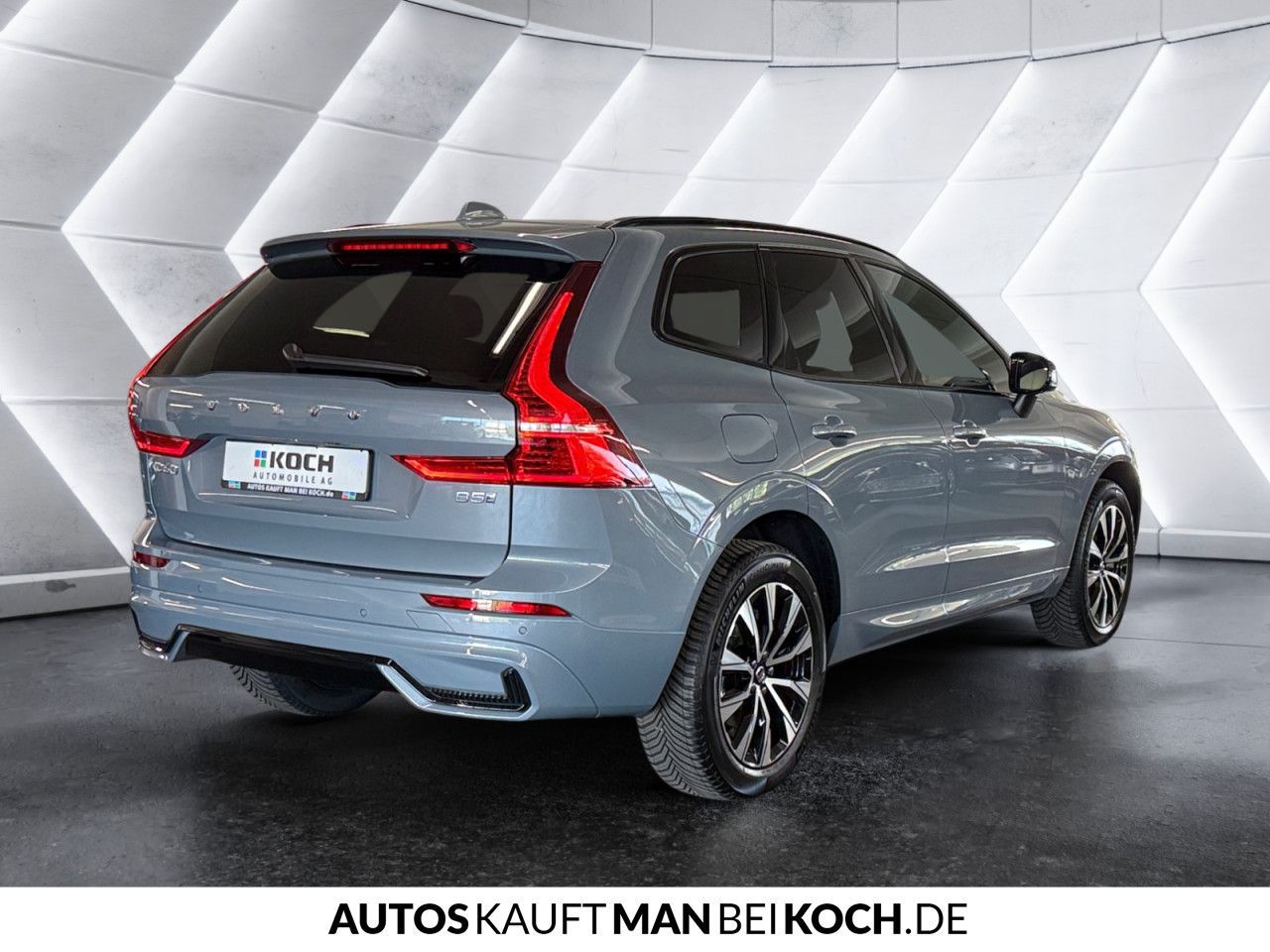 Volvo XC60 B5 AWD PlusDark ACC BLIS AHK VLED 4xSHz H&K