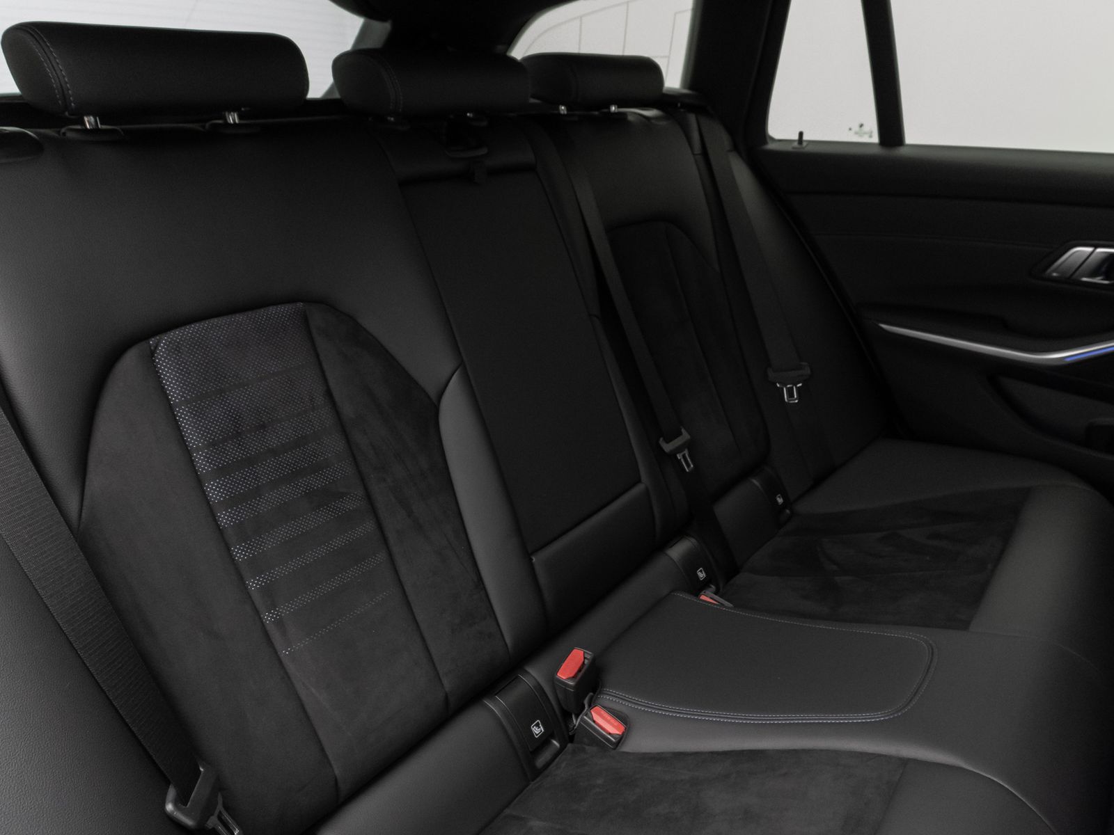 BMW 320d M Sport - Samsaru's Car Outlet