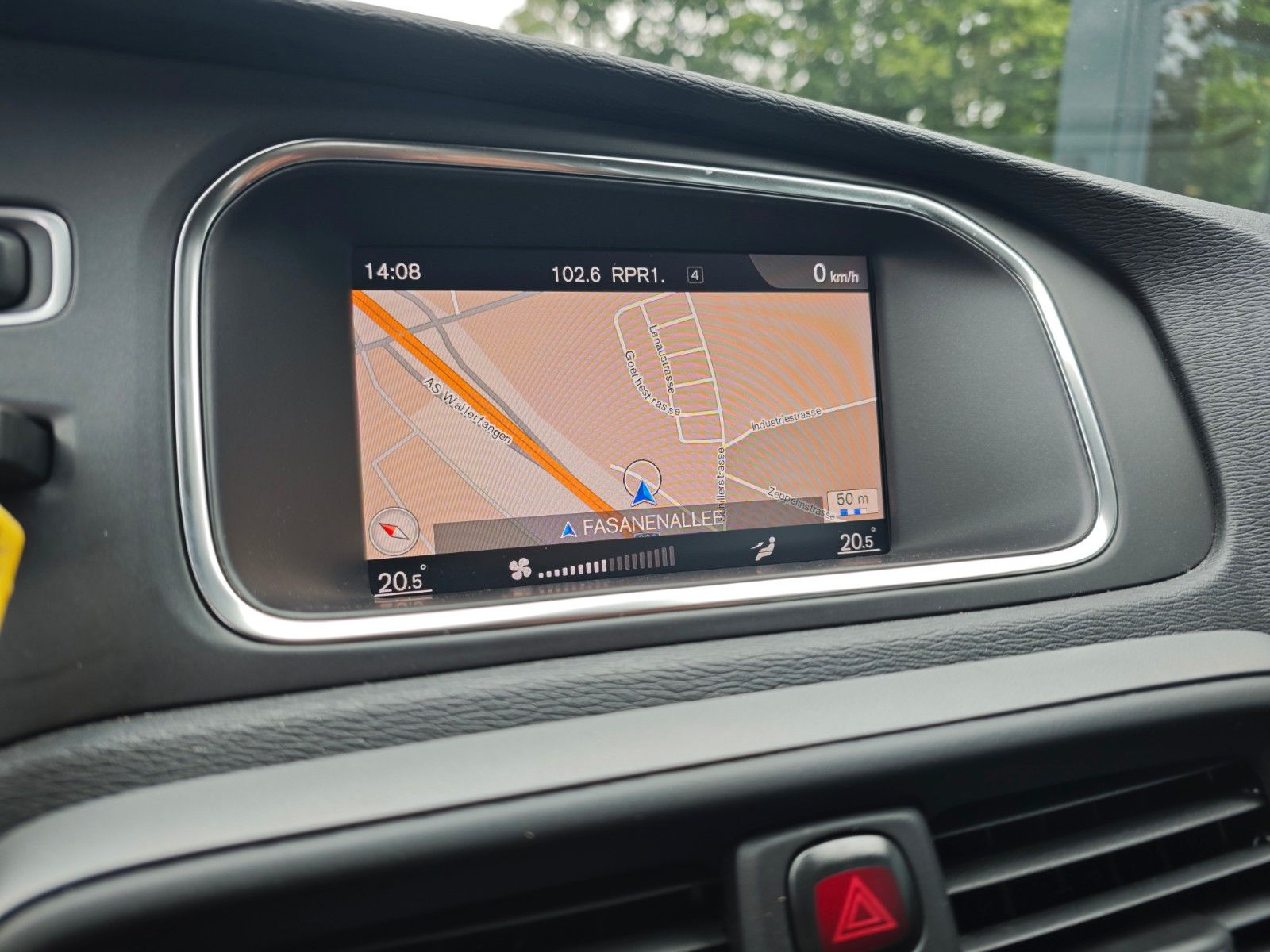 Volvo V40 2.0d MOMENTUM*NAVI*PDC*VOLL-LED*KLIMAAUTO.*