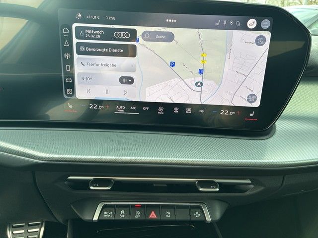 Audi Q3 SUV TDI S-tronic S line AHK+ACC+LED+NAVI+PANO