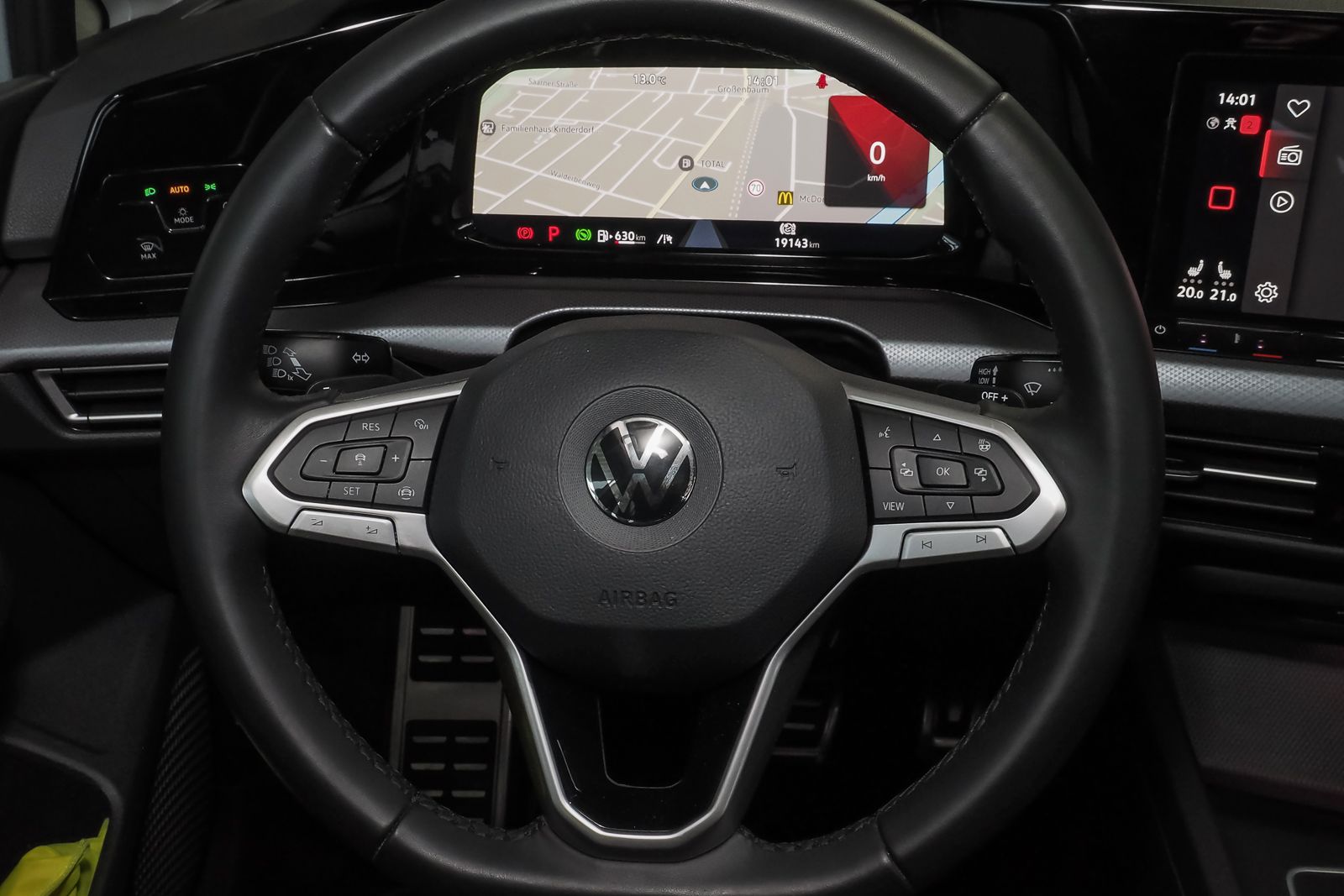 Volkswagen Golf VIII ACTIVE 2.0 l TDI DSG - Samsaru's Car Outlet