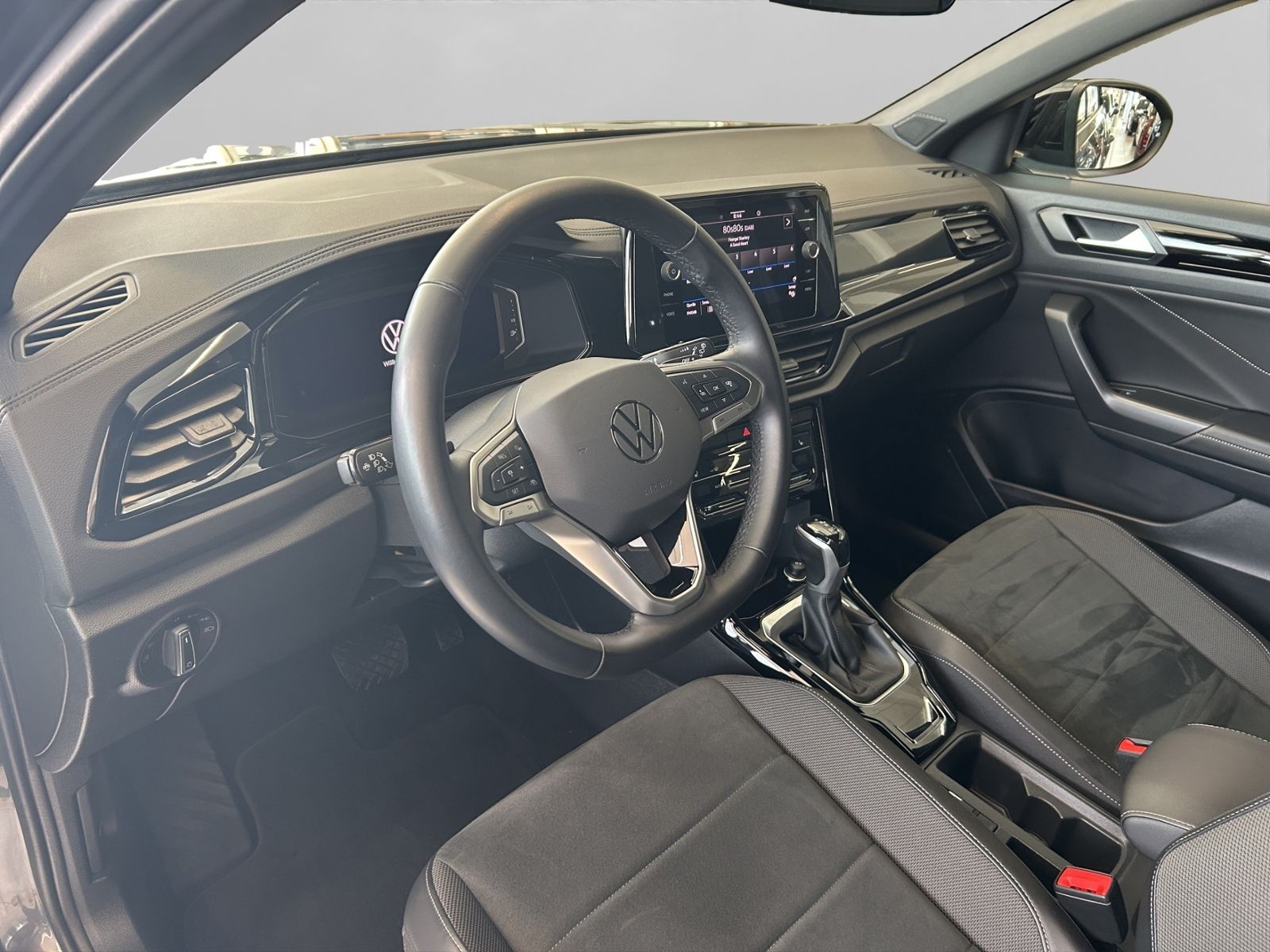 Volkswagen T-Roc 1.5 TSI Style Black - Samsaru's Car Outlet