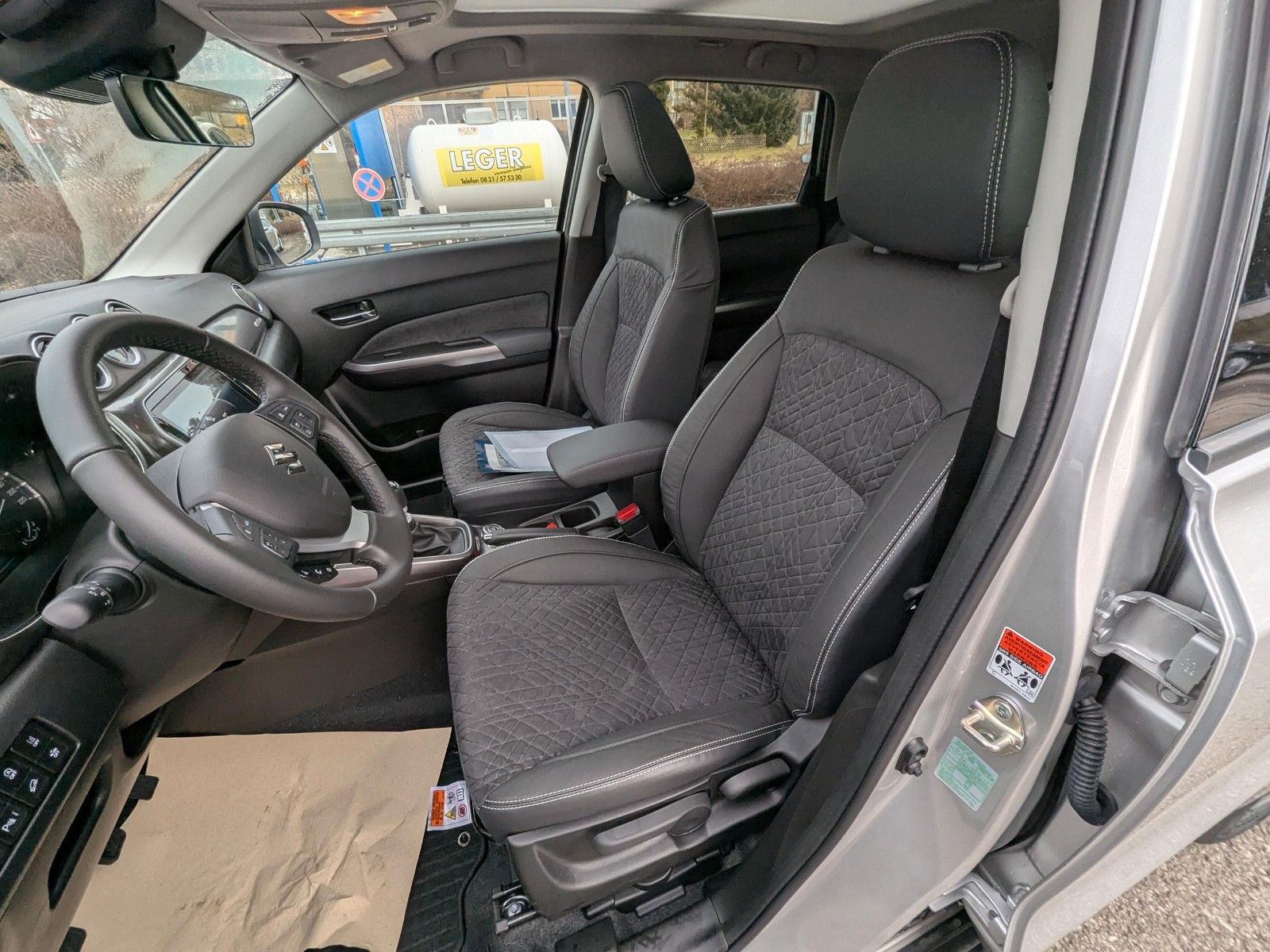 Suzuki Vitara 1.4 BOOSTERJET Hybrid Comfort+ Allgrip - Samsaru's Car Outlet