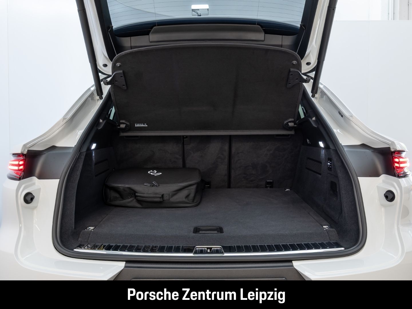 Porsche Cayenne E-Hybrid Coupe AHK InnoDrive HeadUp