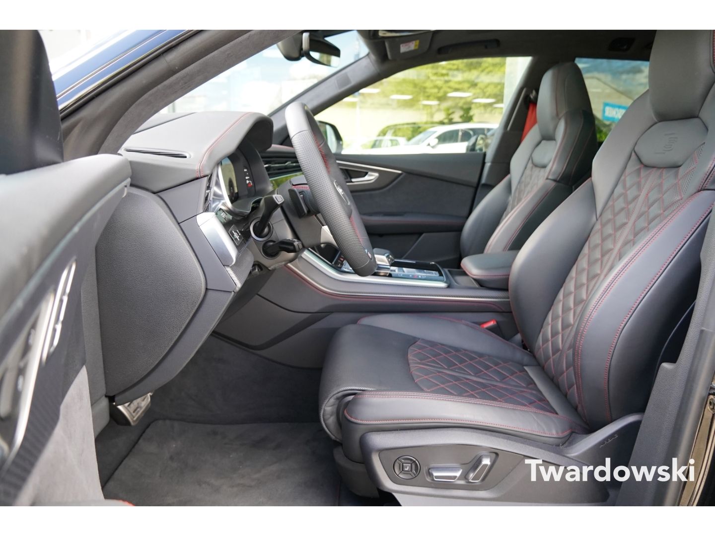 Audi Q8 50 TDI S line Pano HUD Matrix 23''B&O AHK 360