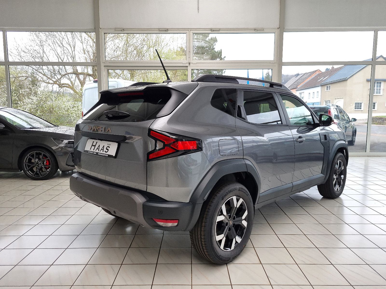Dacia Duster HYBRID 140 Extreme - Samsaru's Car Outlet