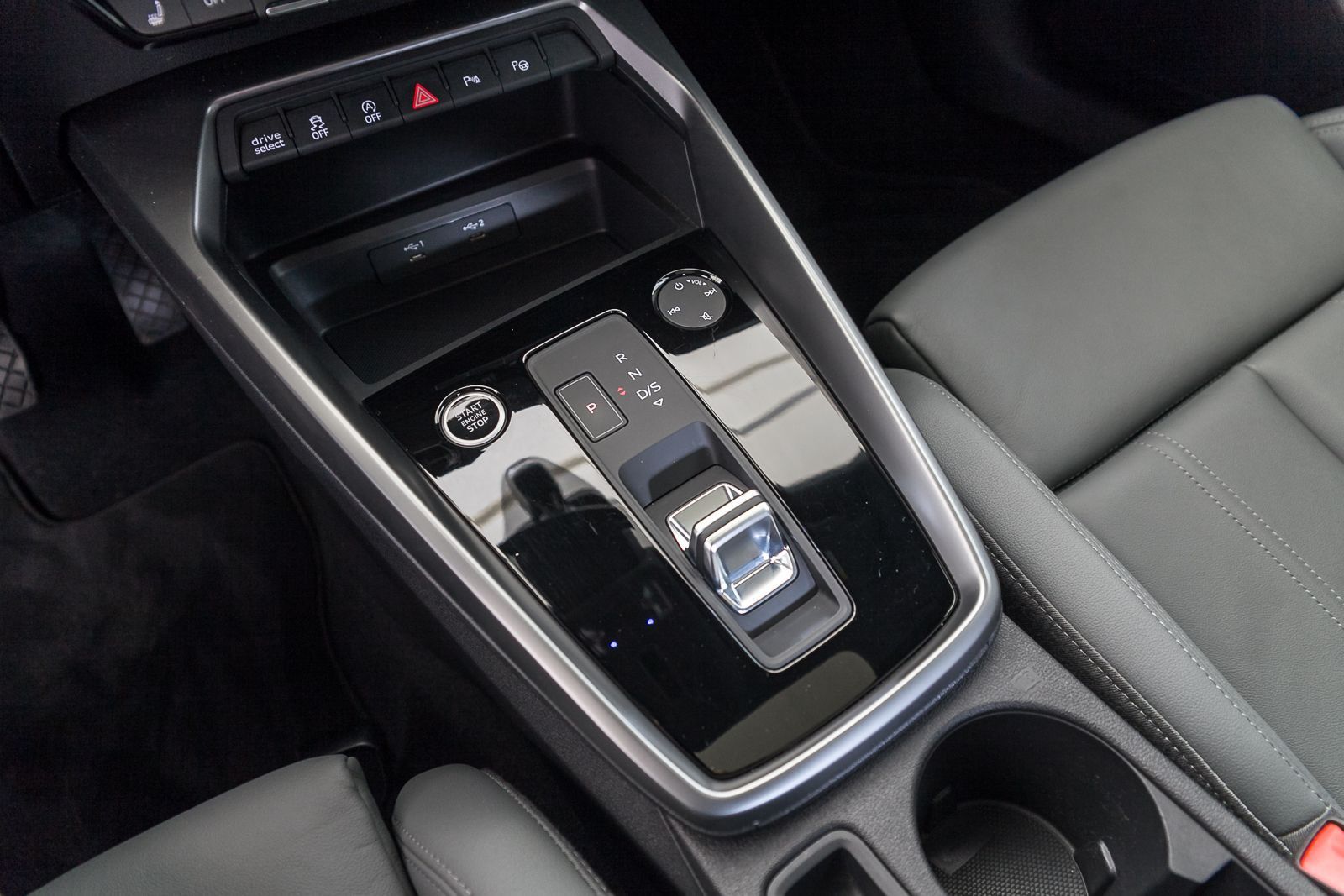 Audi A3 Sportback advanced 35 TFSI S tr. LED PANO RFK