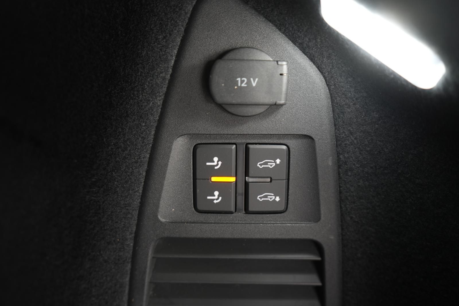 Volkswagen Touareg 3.0 V6 TDI 4Motion R line - Samsaru's Car Outlet