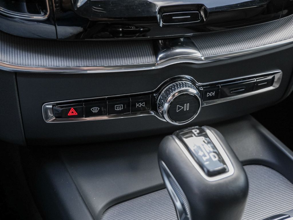 Volvo XC60 T4 R-Design Geartronic - Samsaru's Car Outlet