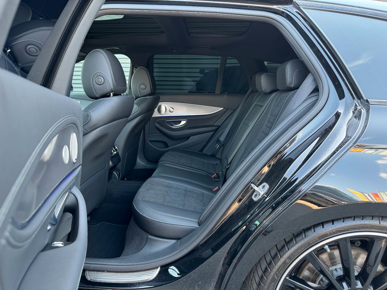 Mercedes-Benz E 400d 4M AMG+Burm+Pano+AHK+Distr+Memory+Night