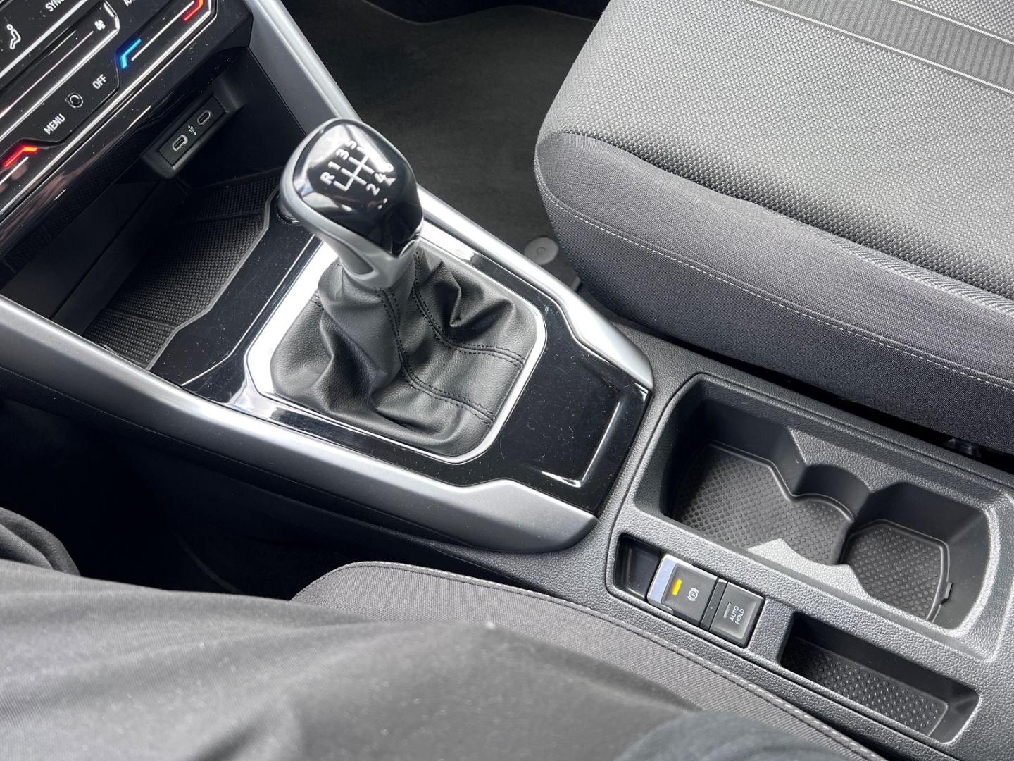 Volkswagen T-Roc 1.0TSI Life - Samsaru's Car Outlet