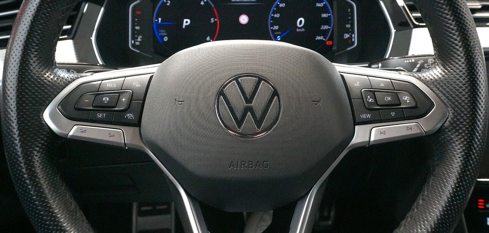 Volkswagen Passat Variant R-Line 4Motion 2.0 TDI*AHK*PANO