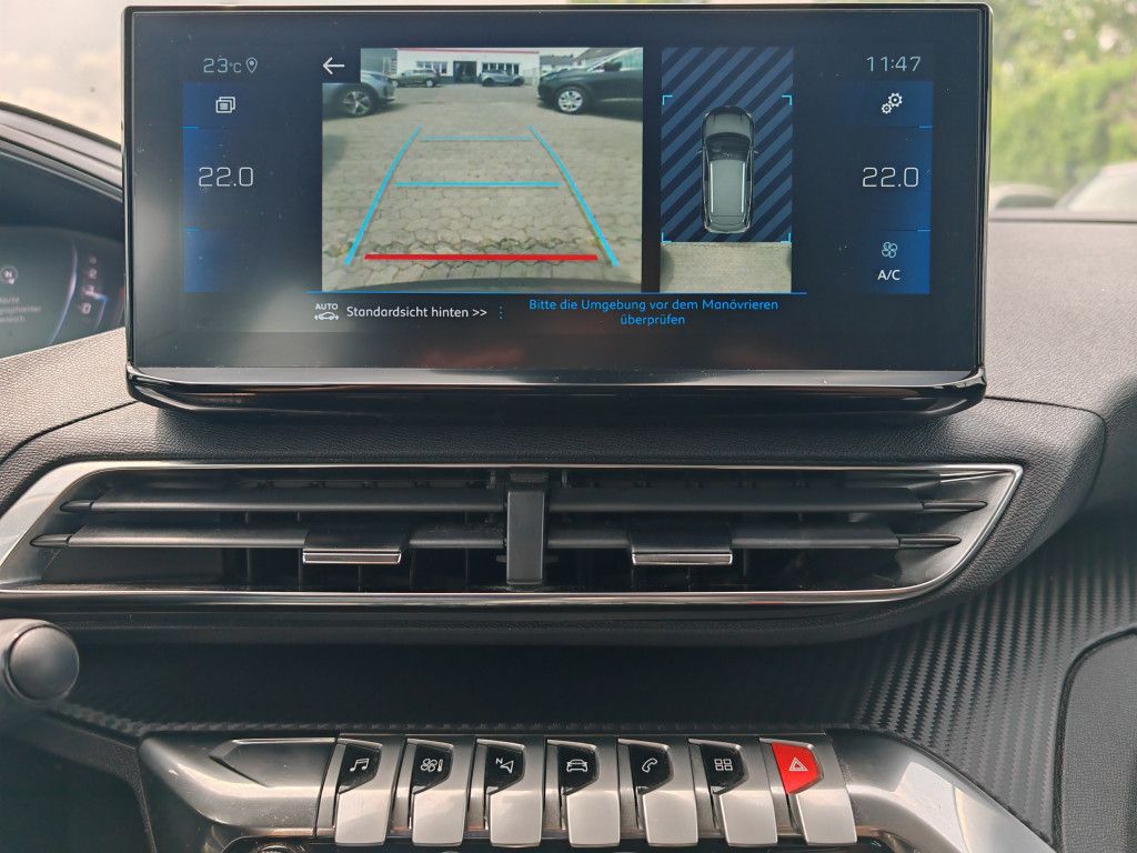 Peugeot 3008 PureTech 130 EAT8 - Samsaru's Car Outlet