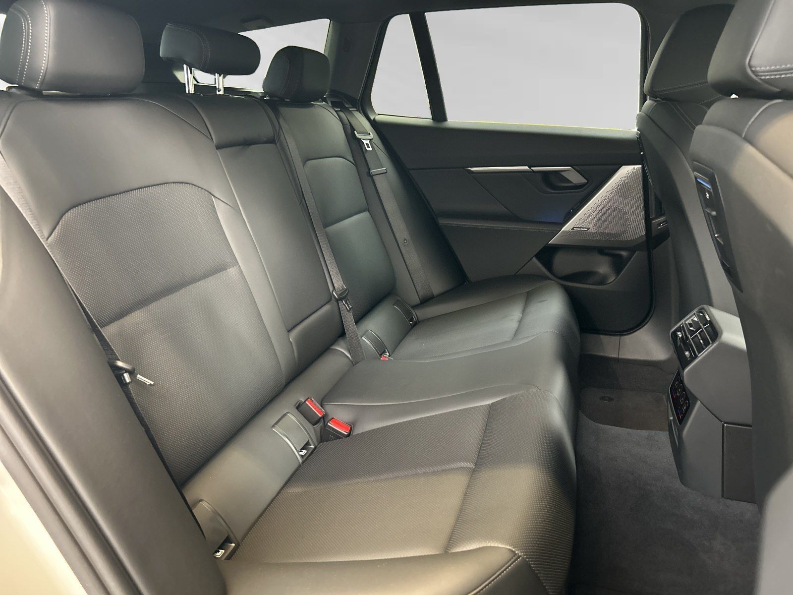 BMW 520i Touring Inkl. € 1.190 Zubehörbonus* Head-Up