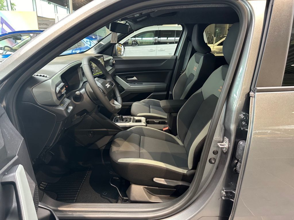 Dacia Duster Extreme HYBRID 140 - Samsaru's Car Outlet