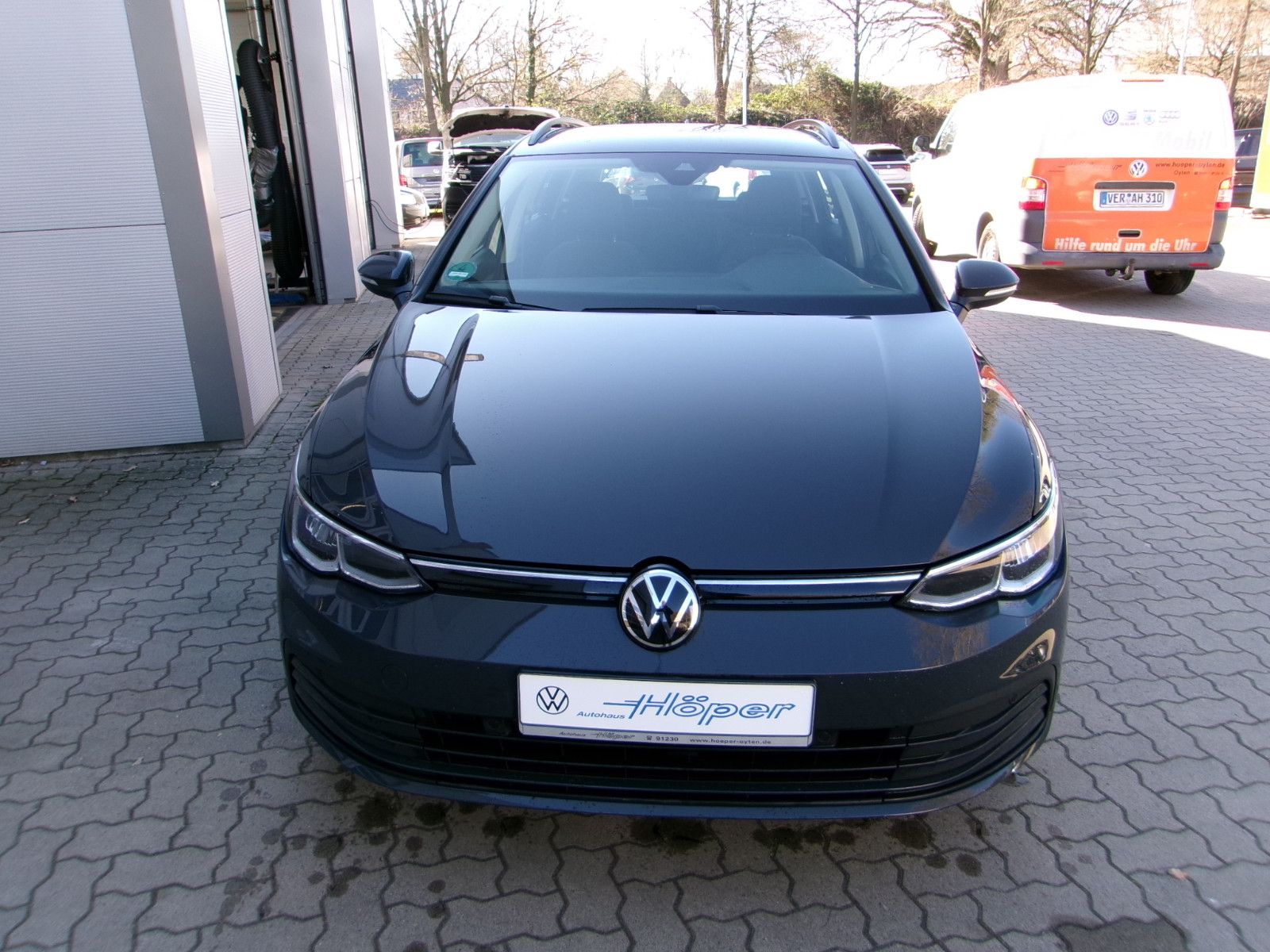Volkswagen Golf VIII Variant Life 1.5 eTSI - Samsaru's Car Outlet