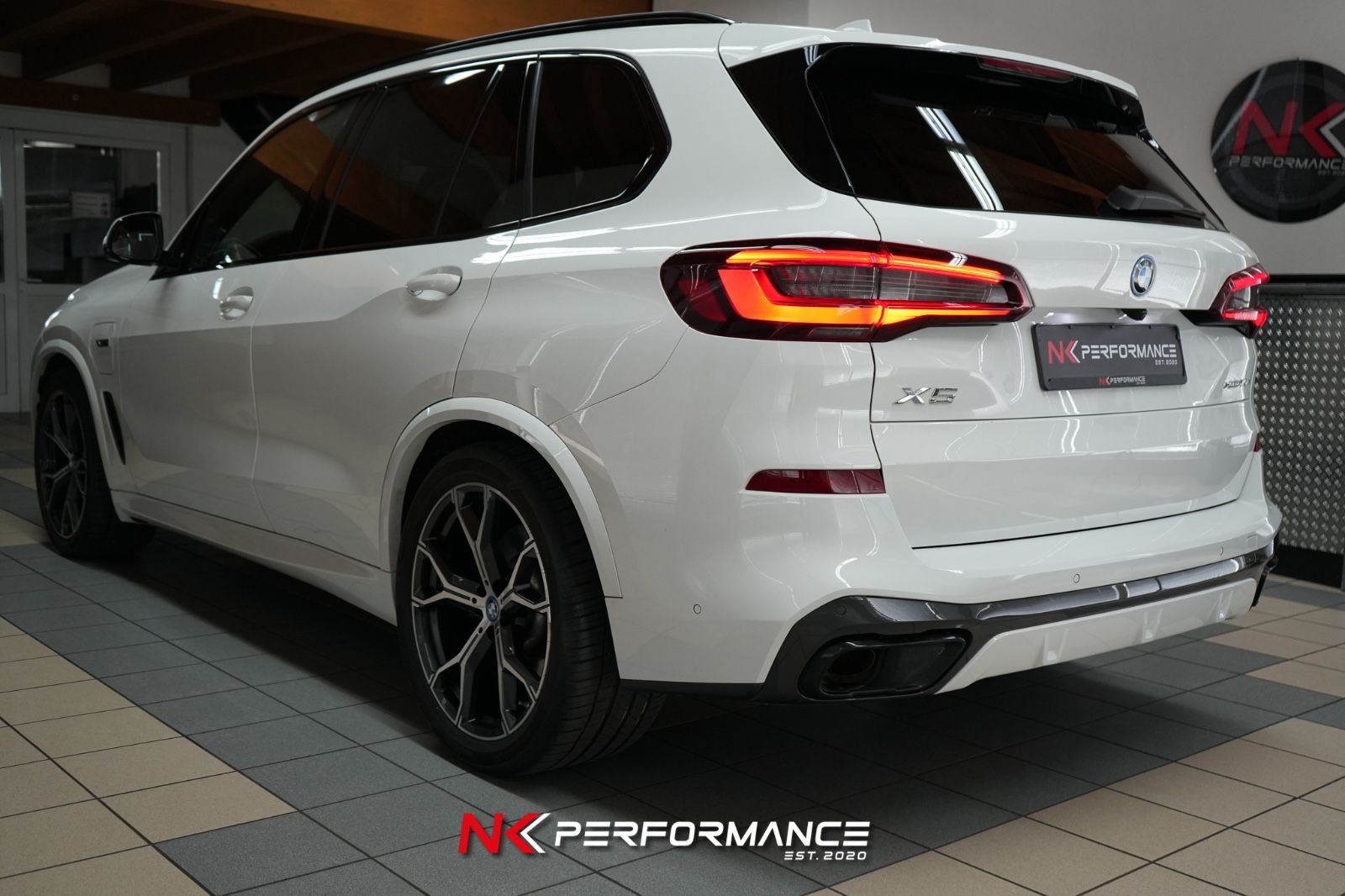 BMW X5 xDrive 45 e M Sport / M-SITZE / B&W / PANO