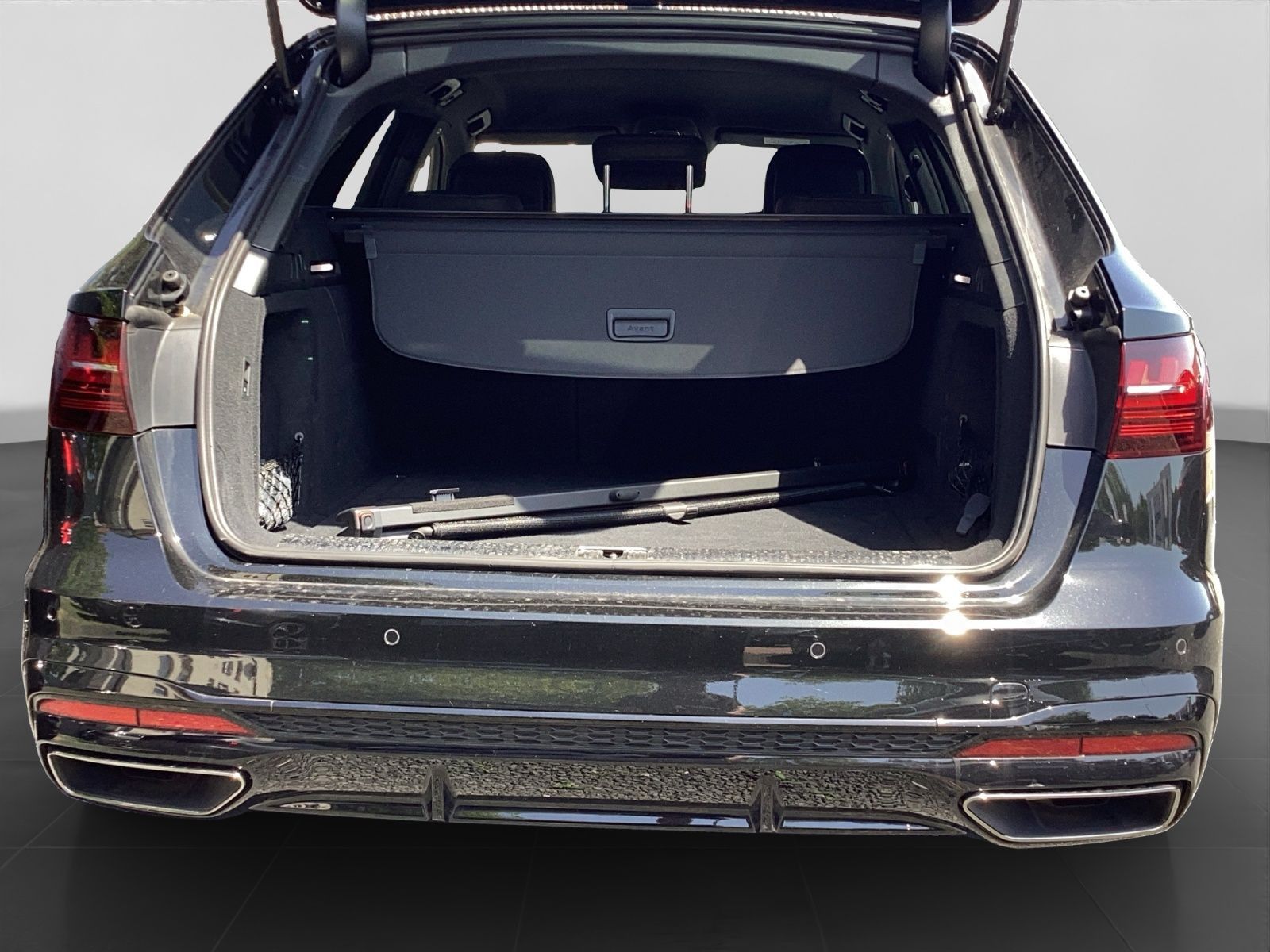 Audi A4 Avant 40 TFSI Q 2x S LINE MATRIX AHK LM19 KAM