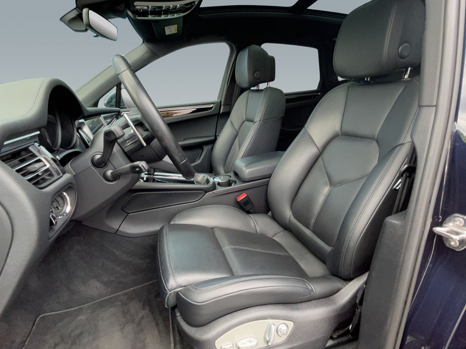 Porsche Macan S - Samsaru's Car Outlet