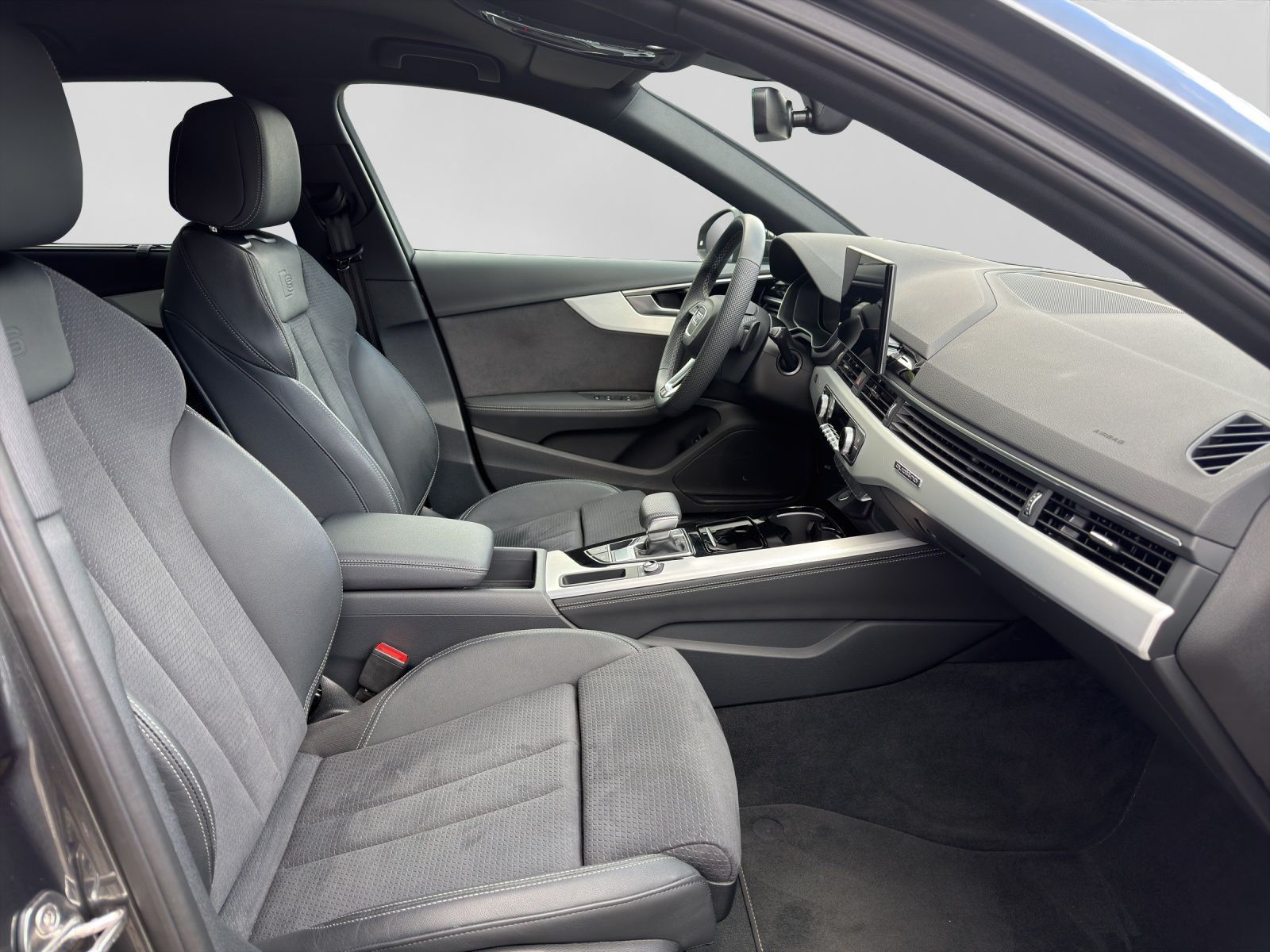 Audi A4 Avant 40 TFSI Q 2x S LINE AHK MATRIX-LED LM19