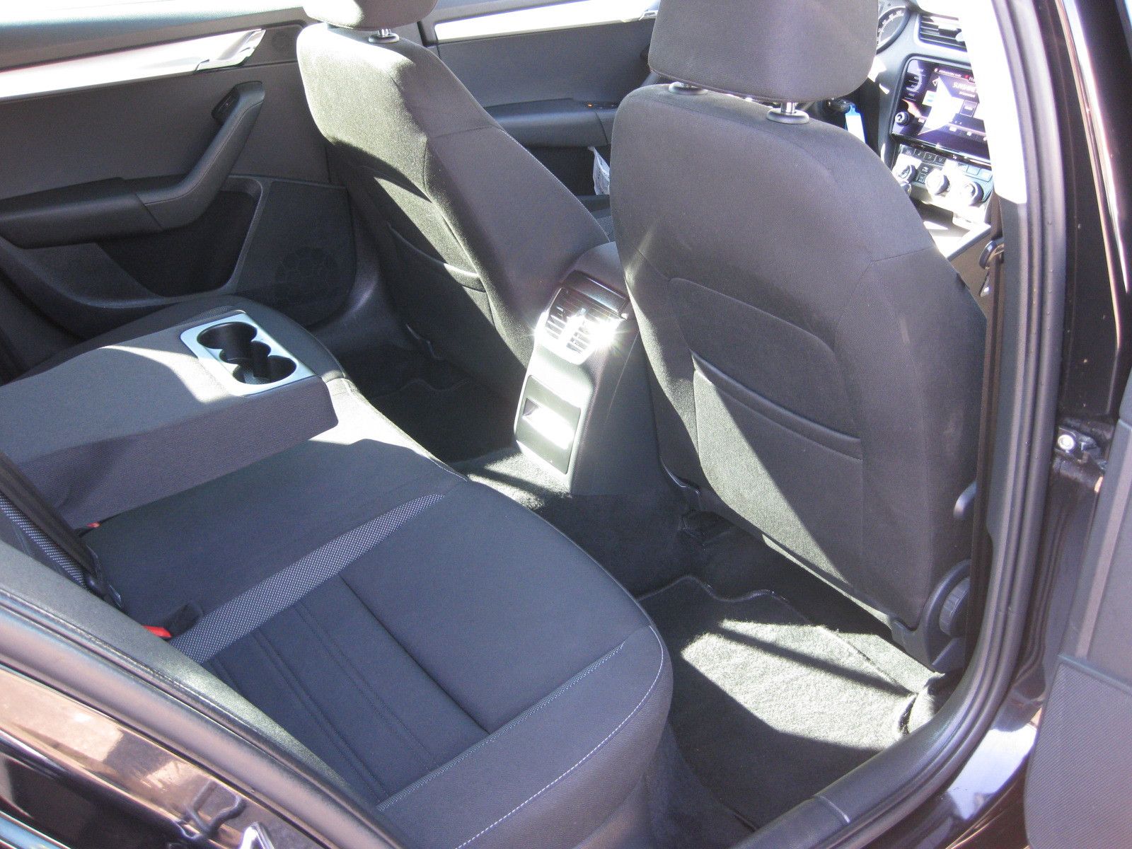 Skoda Octavia Combi - Samsaru's Car Outlet