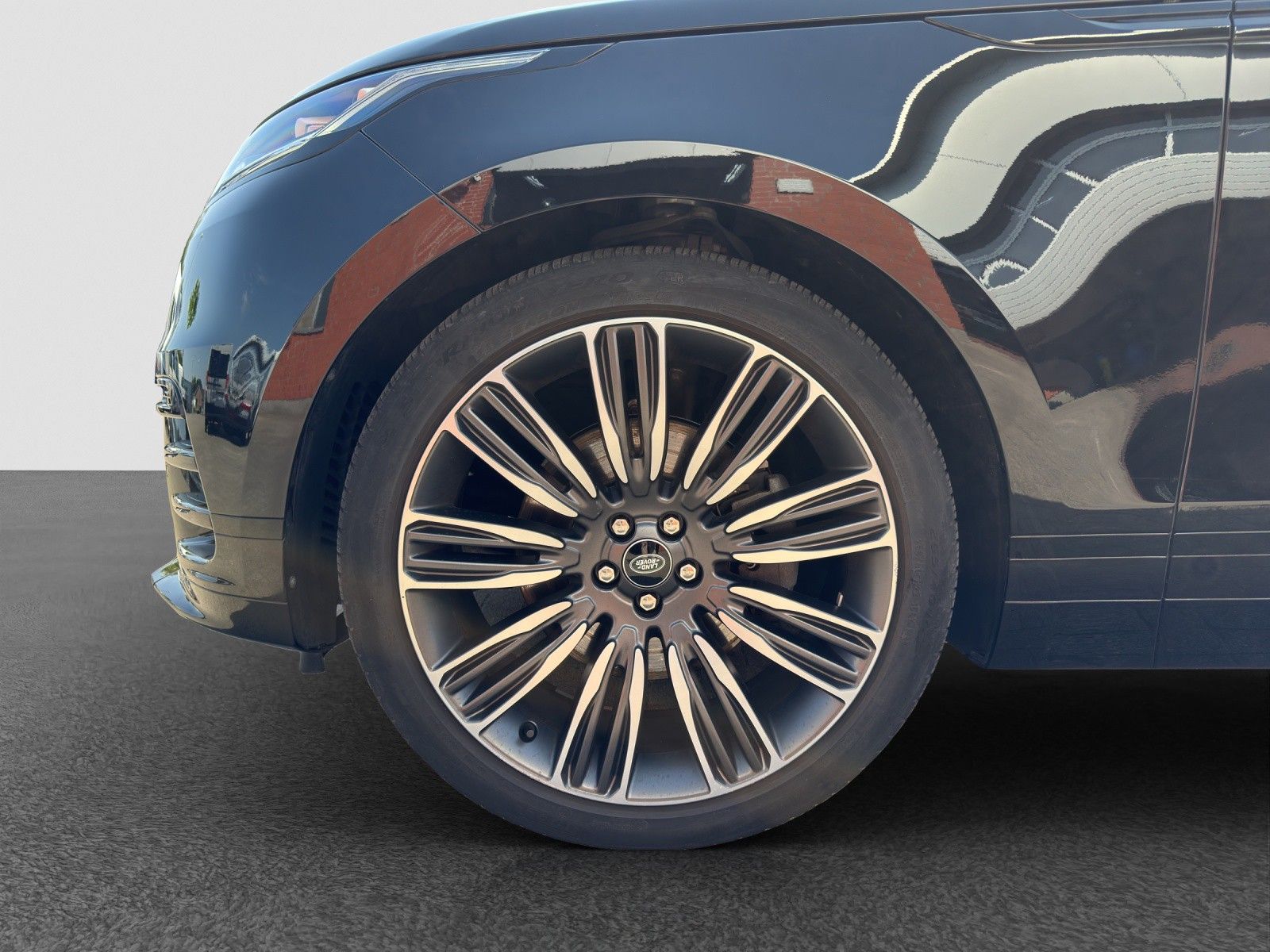 Range Rover Velar P250 R-Dynamic SE - Samsaru's Car Outlet