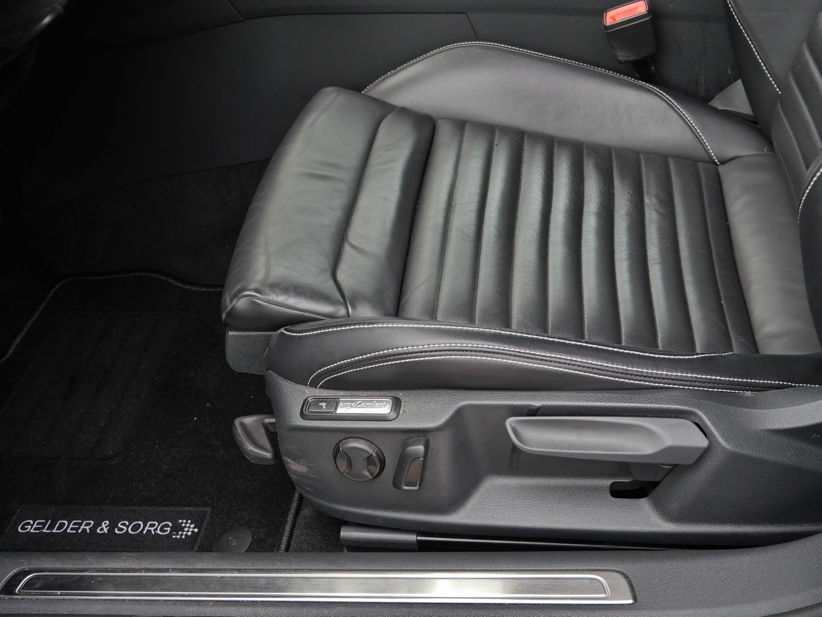 Volkswagen Passat Variant 2.0 TDI H&K*Leder*Stand*AHK*360°