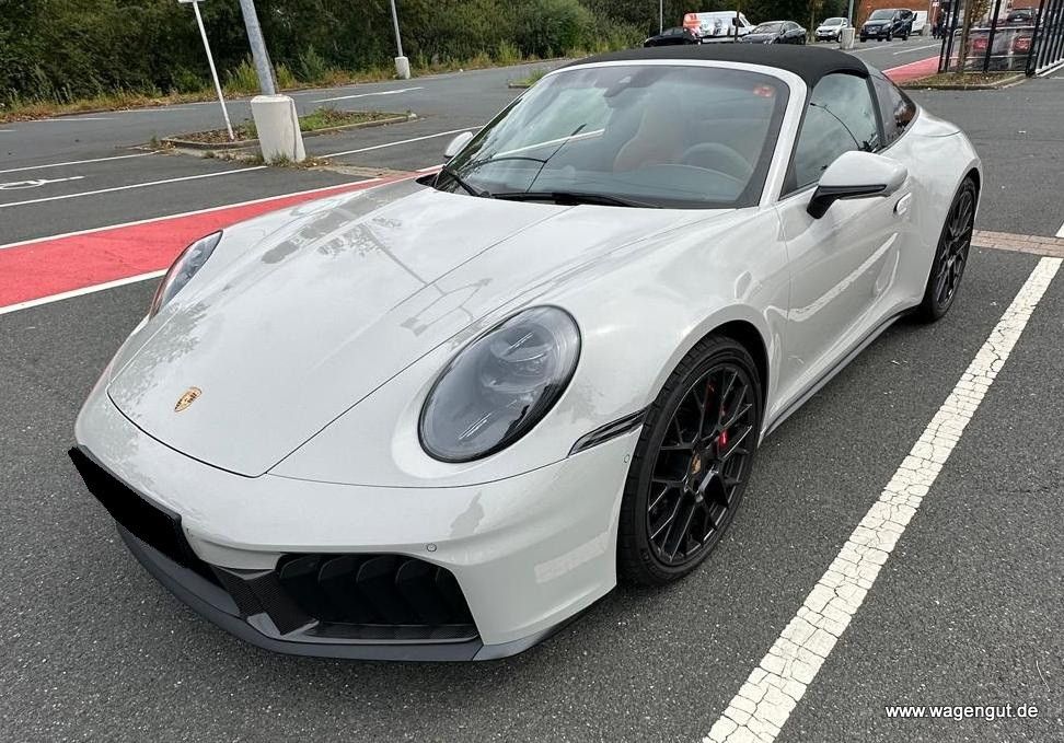 Porsche 911 Targa 4 GTS BURMESTER*CARBON*