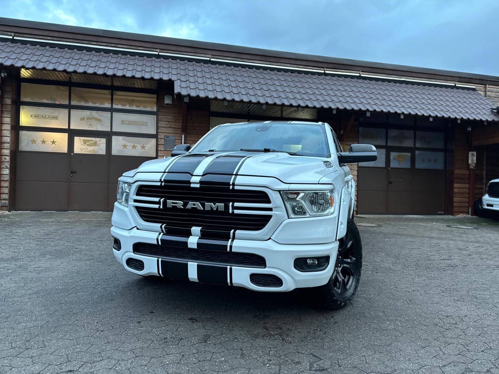Dodge 5,7 V8*LIFT*LPG*AHK*NAVI*LED*LIFT*OFFROAD*SERVIC