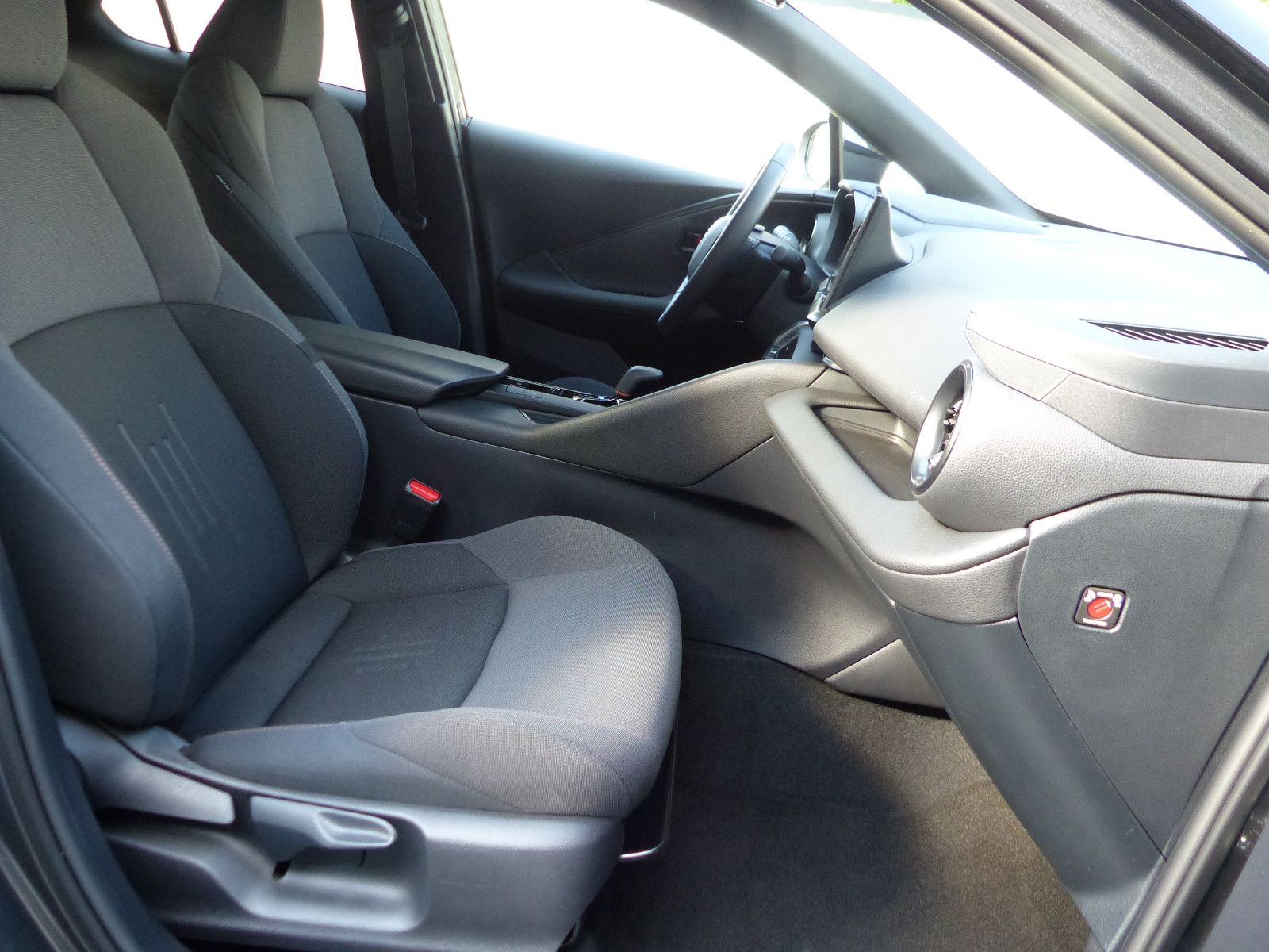 Toyota C-HR 1.8 Team D + Teckpaket LED el.Heckklappe