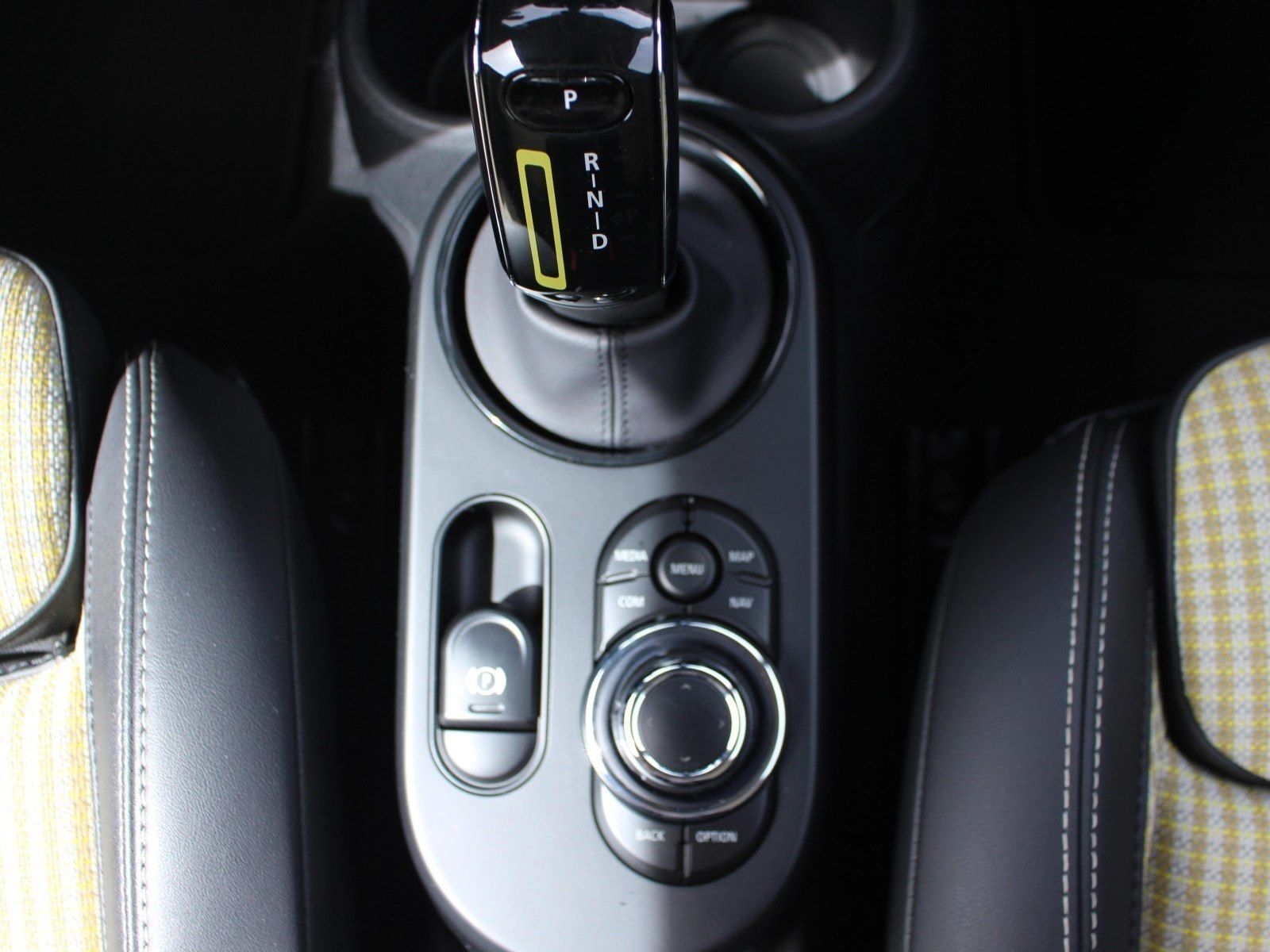 MINI Cooper SE Hatch - Samsaru's Car Outlet