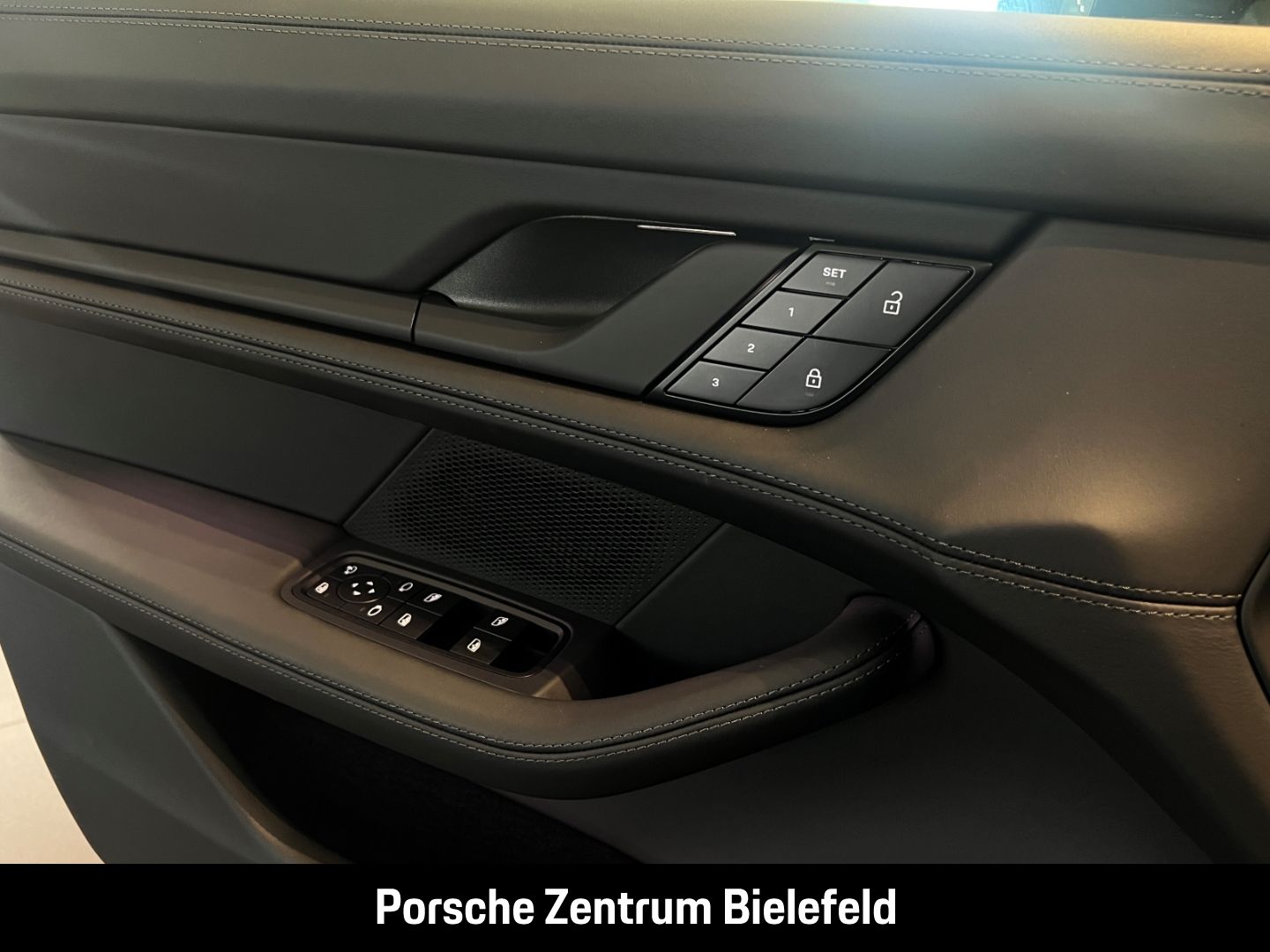 Porsche Taycan 4S Cross Turismo Panoramadach LED-Matrix