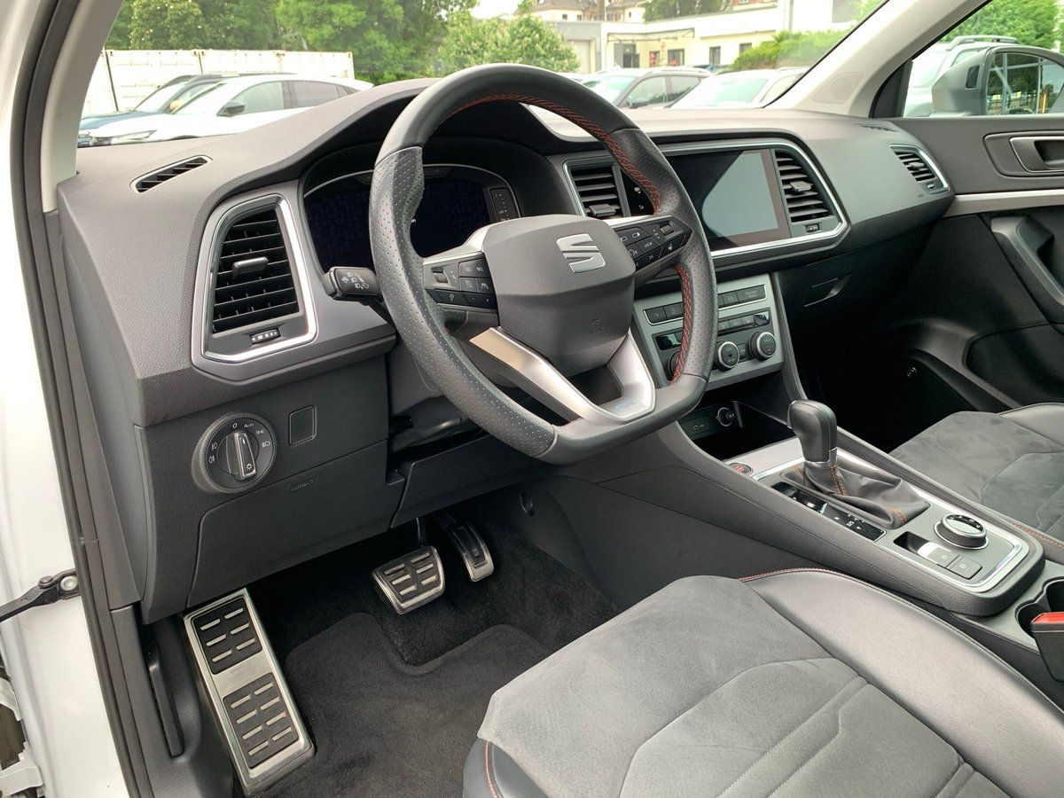 Seat Ateca FR 2.0 TSI DSG 4Drive AHK+NAVI+KAMERA+SHZ+