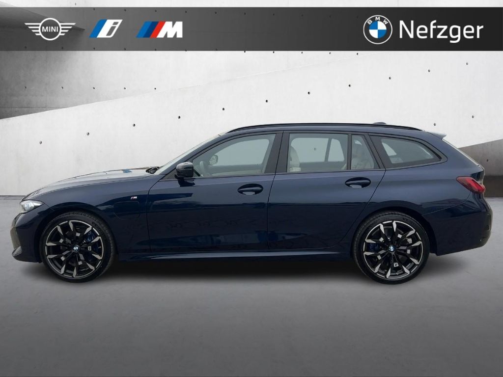 BMW 330 e xDrive Touring AHK M Sport HUD Pano HiFi