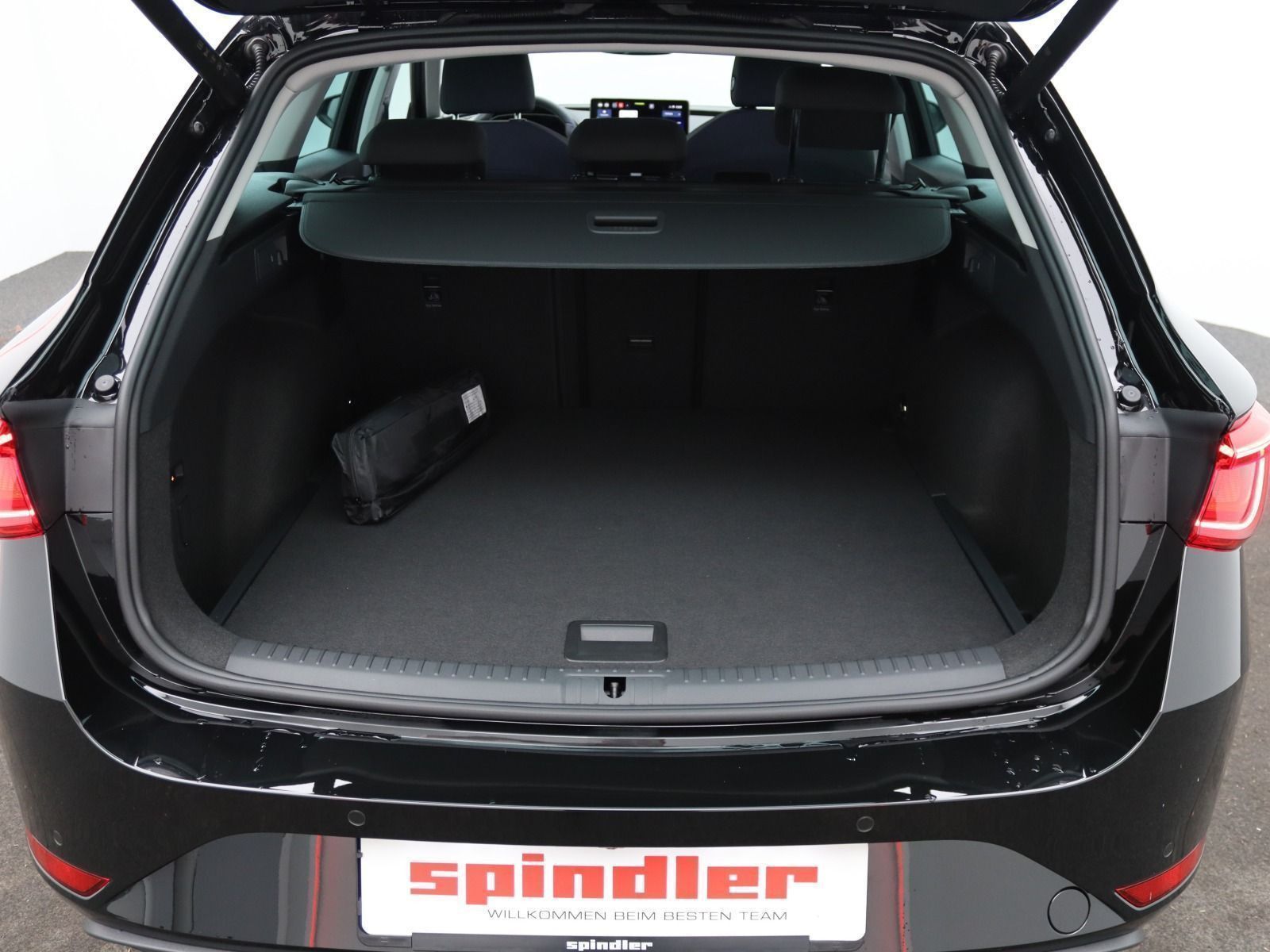 Seat Leon ST Style Edition 2.0TDI DSG/ Navi, AHK, LED