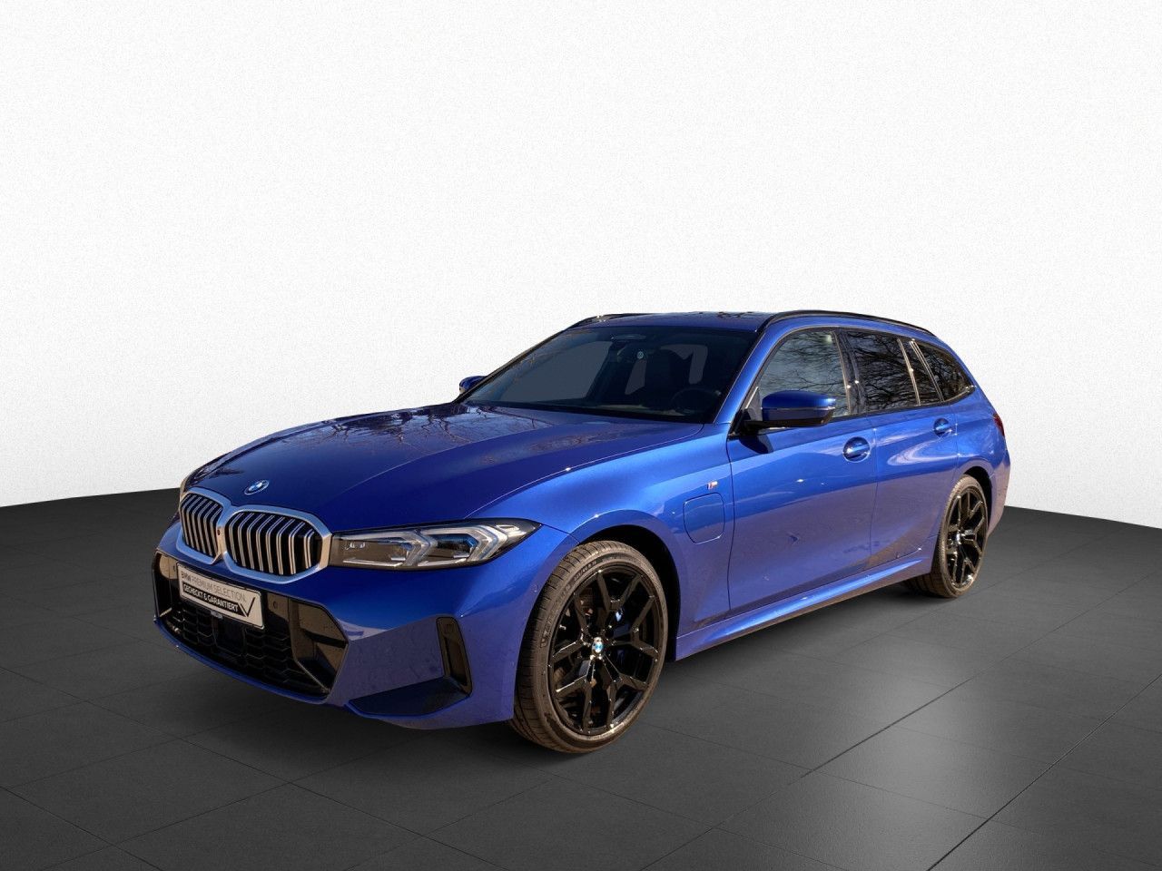 BMW 330e xD Tour M SPORT AdLED DAPr Pano 360° HK