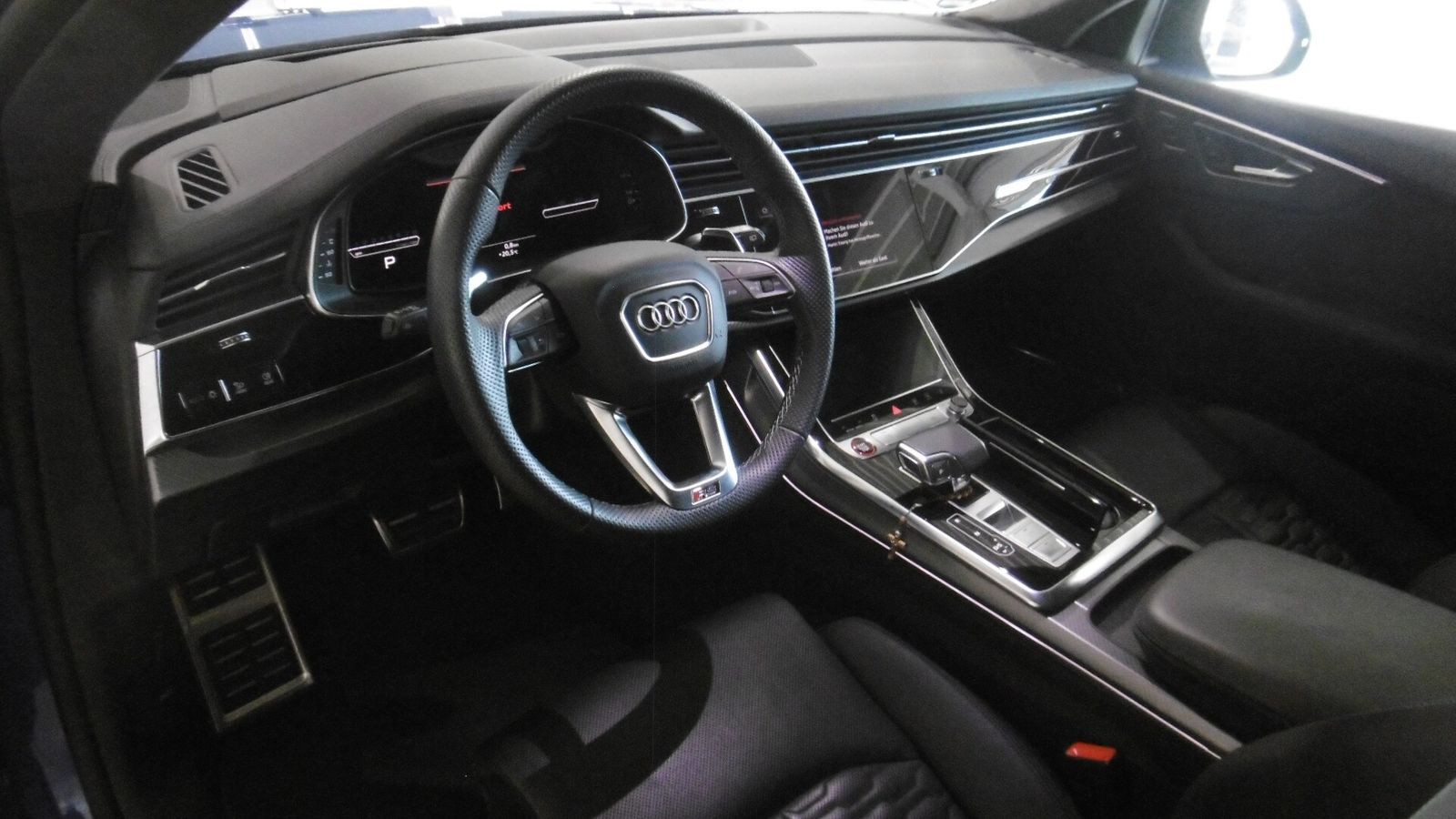 Audi RS Q8 SUV Essentials Garantie Individual RS2