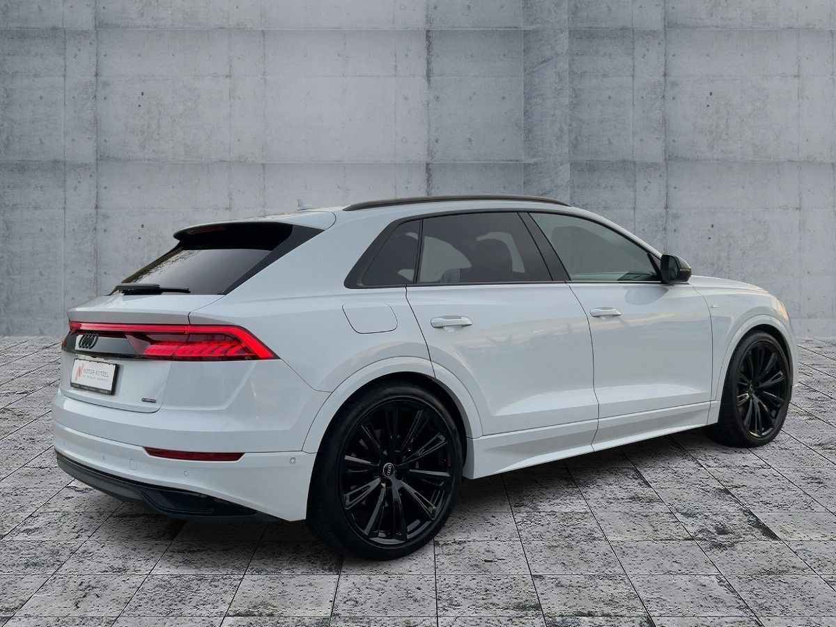 Audi Q8 50 TDI S-LINE MATRIX+NAVI+B&O+DVD+ACC+AHK+23"
