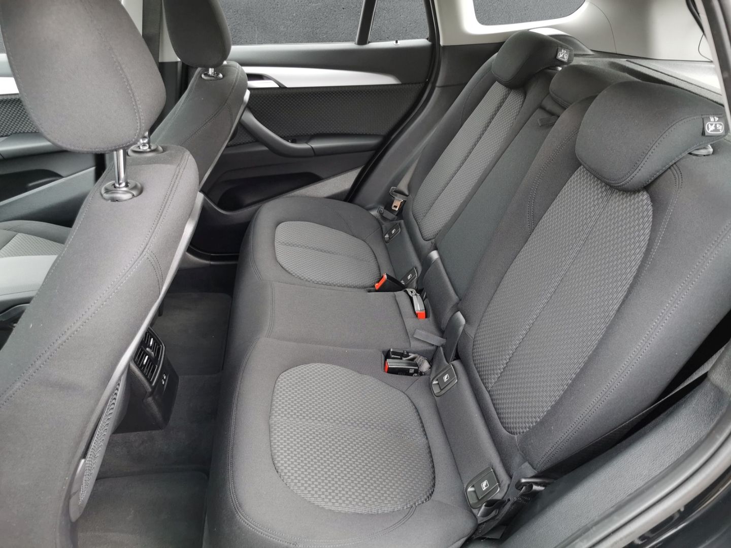 BMW X1 xDRIVE 25e ADVANTAGE - Samsaru's Car Outlet