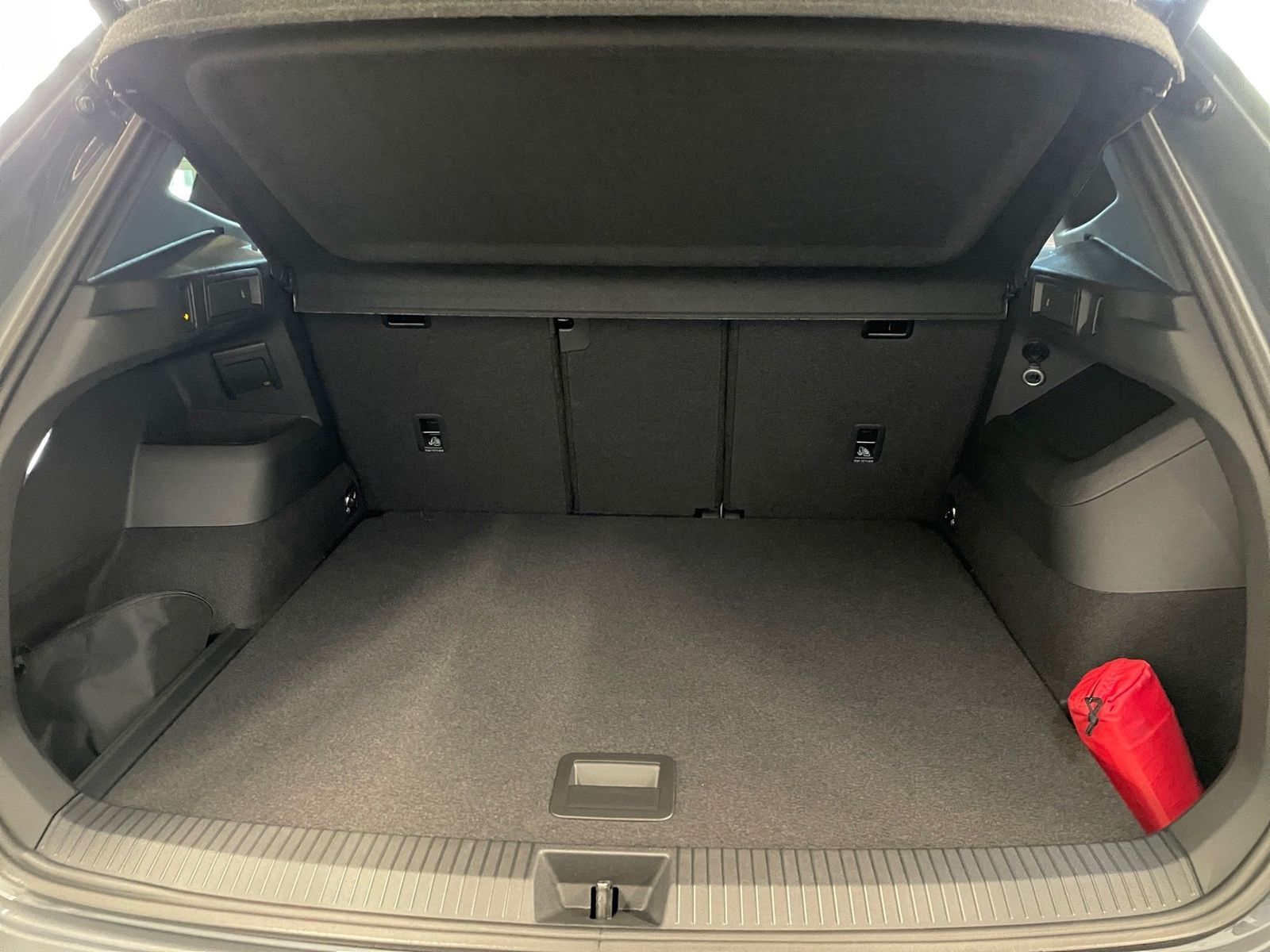 Volkswagen Tiguan 2.0 TDI 4M R-Line *HEAD-UP*PANO*AHK*STAND