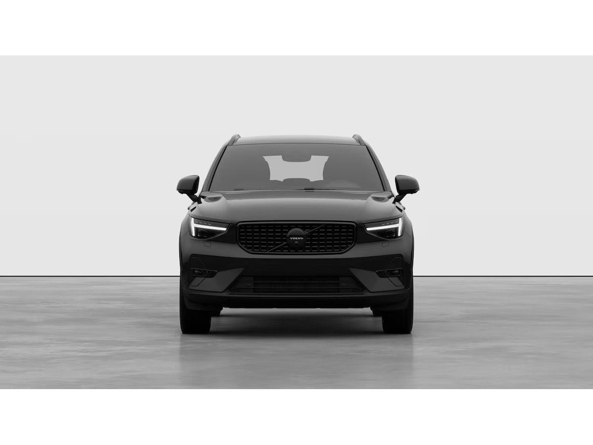 Volvo XC40 B3 Benzin Plus Black - Samsaru's Car Outlet
